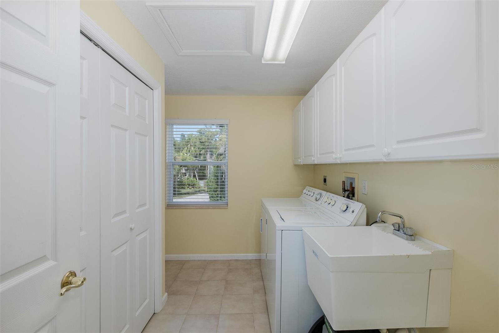 Image 26 of 53 For 2020 Cove Court