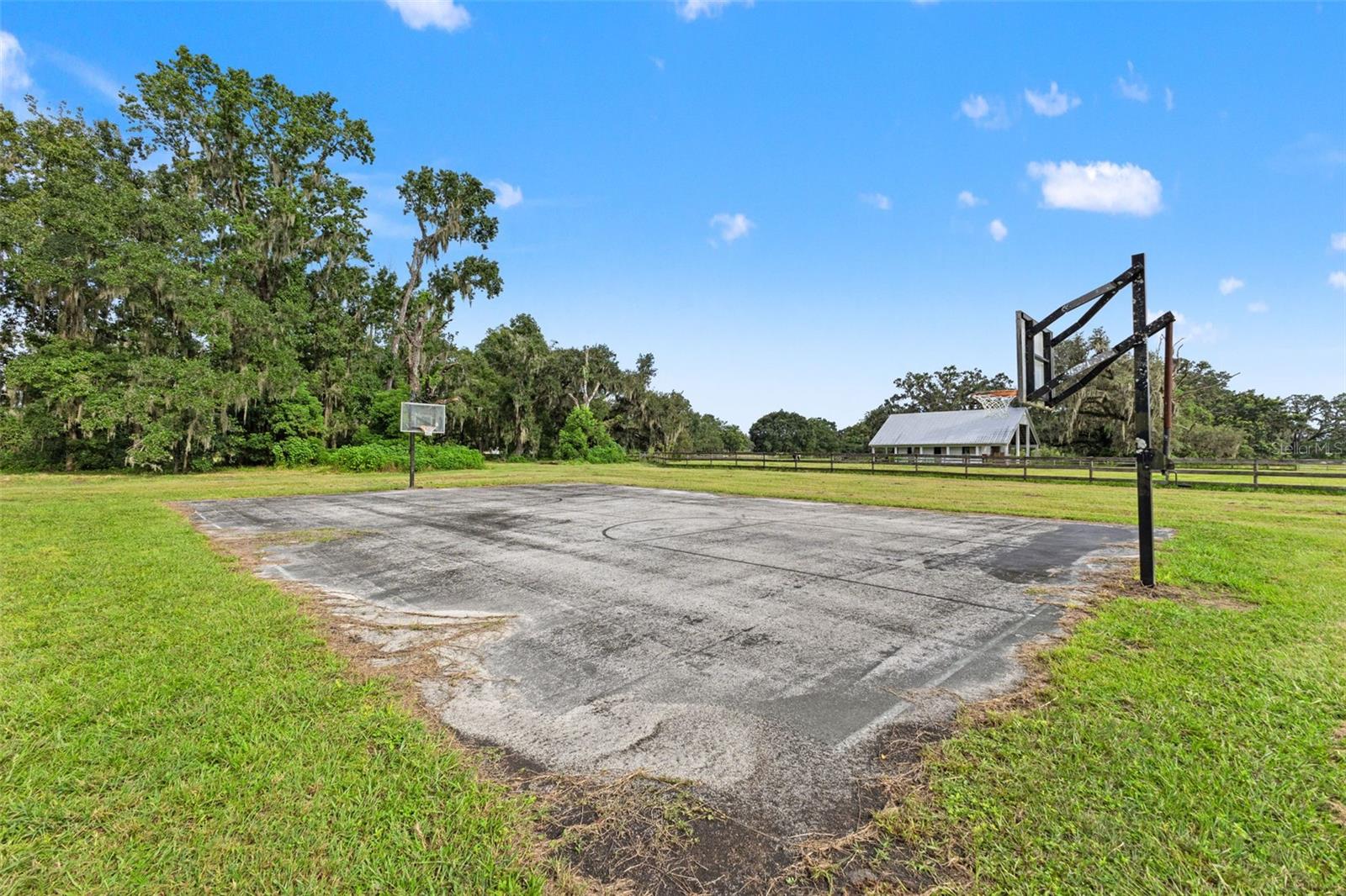 Listing photo id 60 for 22332 Mizell Road