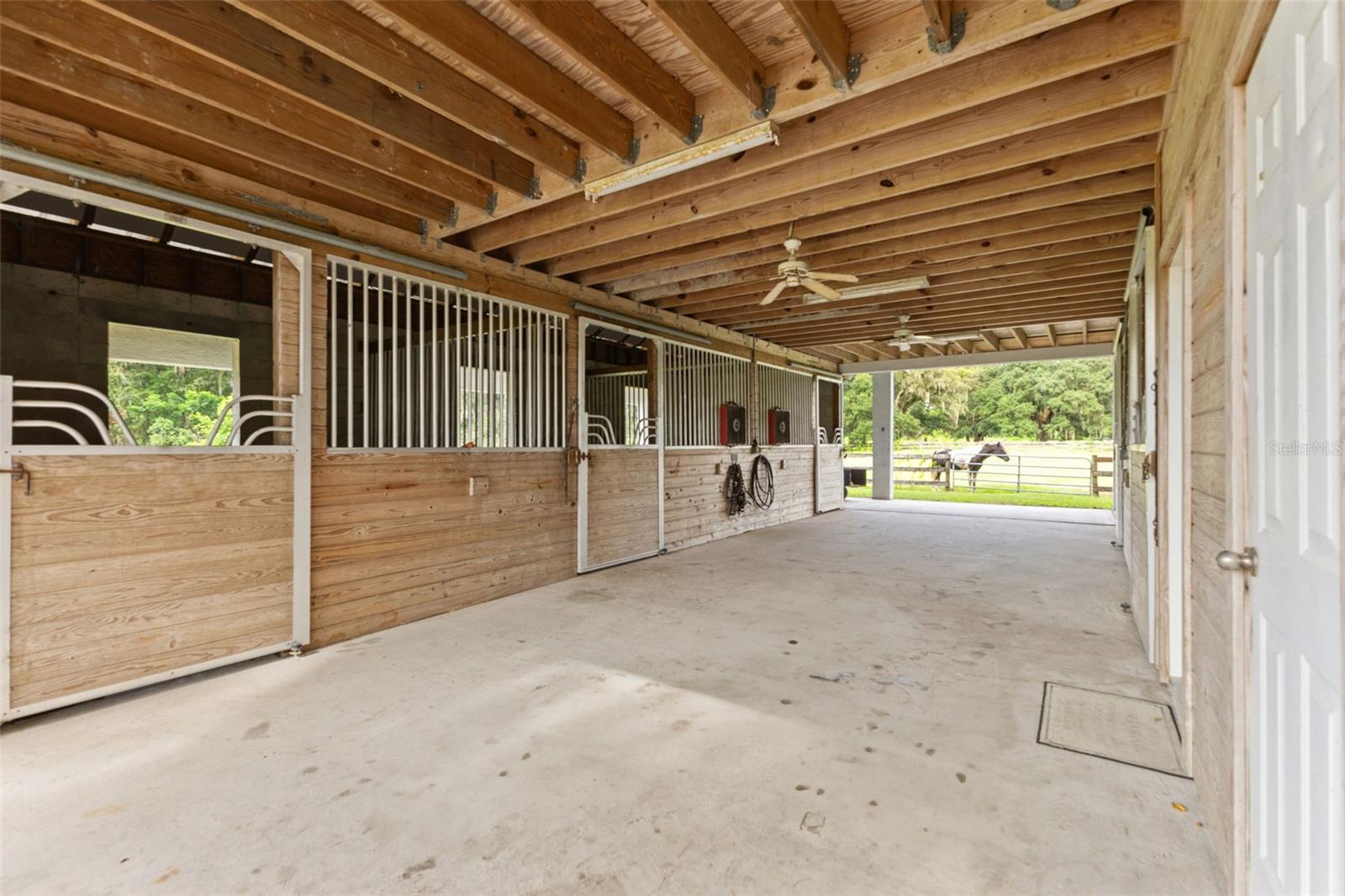 Listing photo id 67 for 22332 Mizell Road