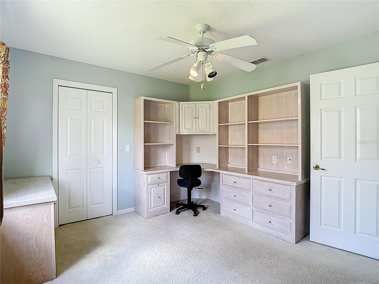 Image 37 of 75 For 13630 Plantation Lake Circle