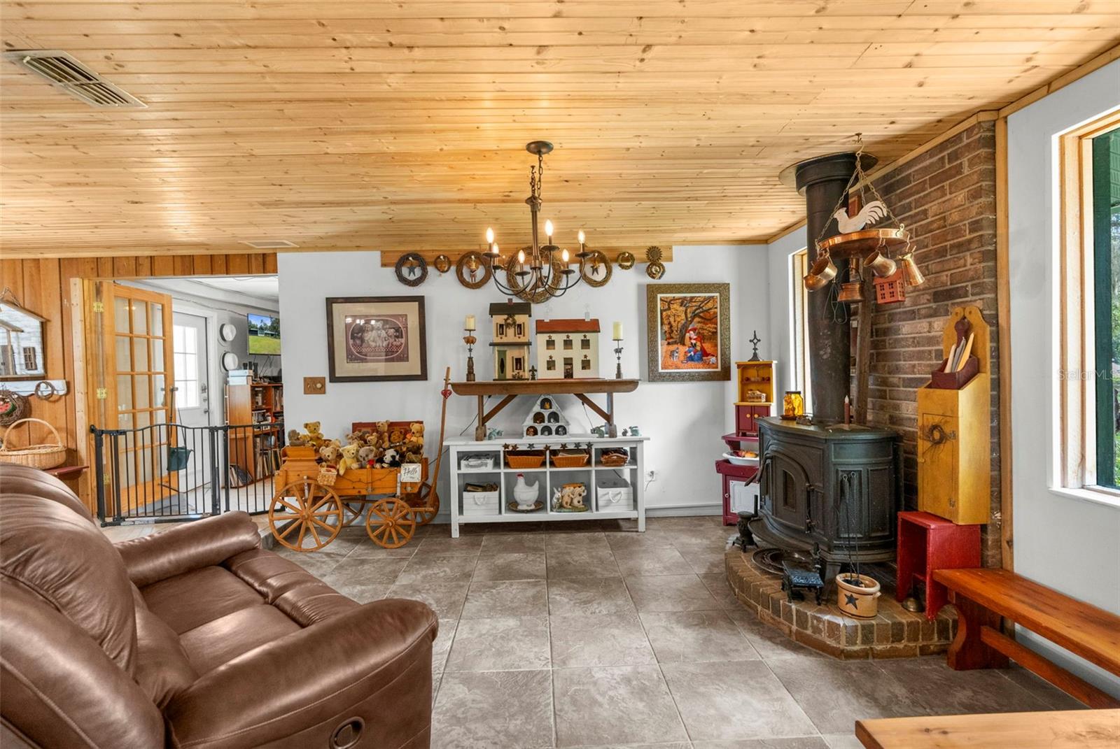 Image 11 of 56 For 11094 51st Drive