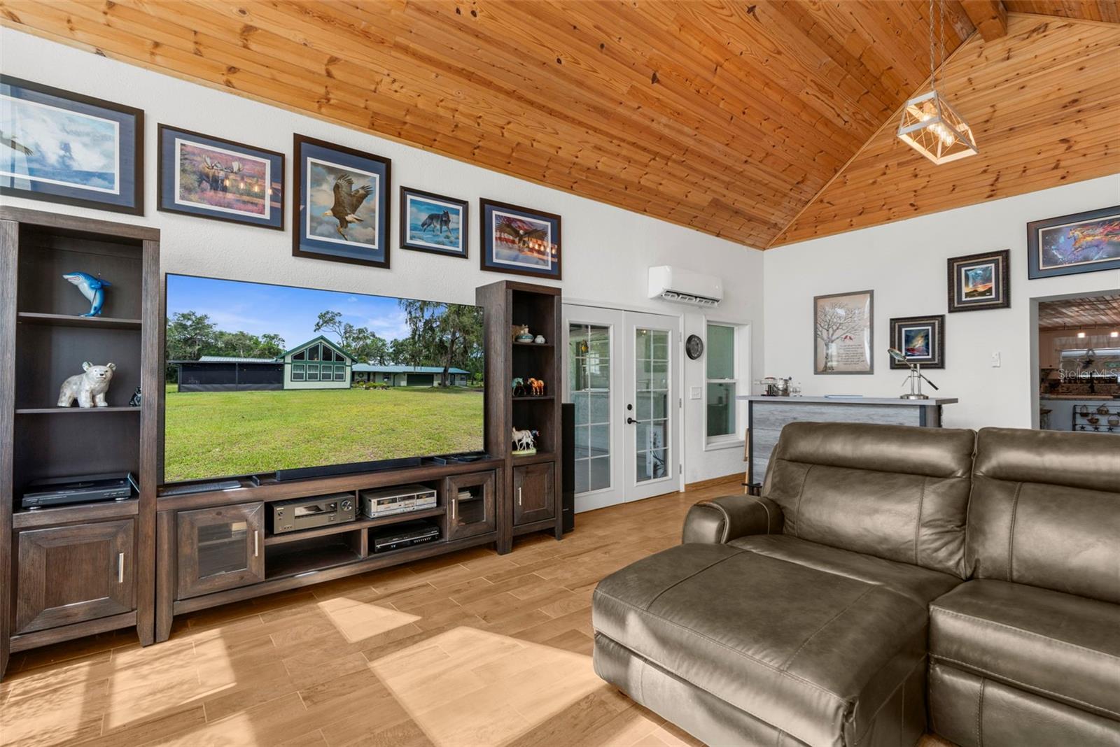 Image 19 of 56 For 11094 51st Drive