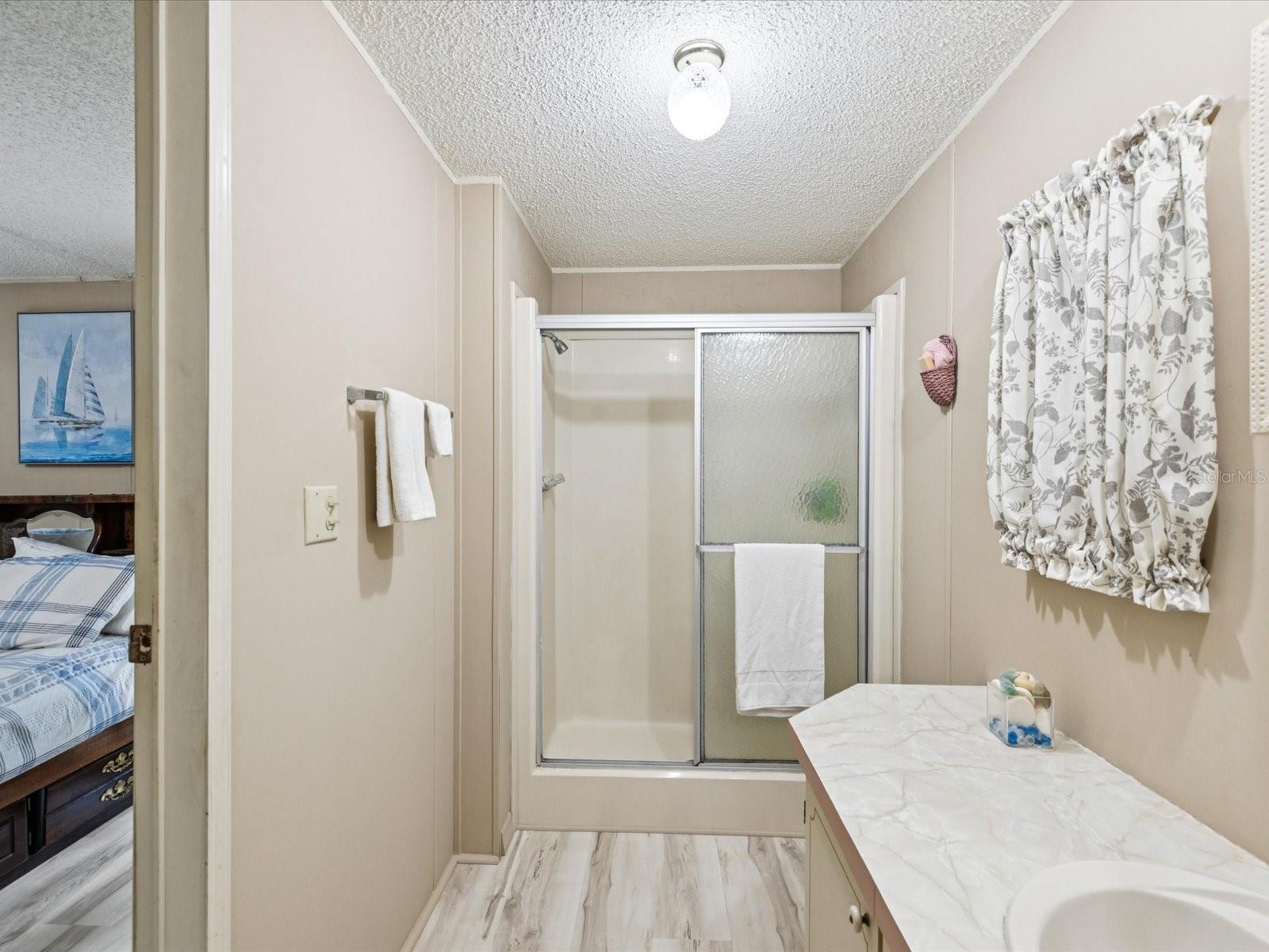 Listing photo id 21 for 6325 Sebring Street