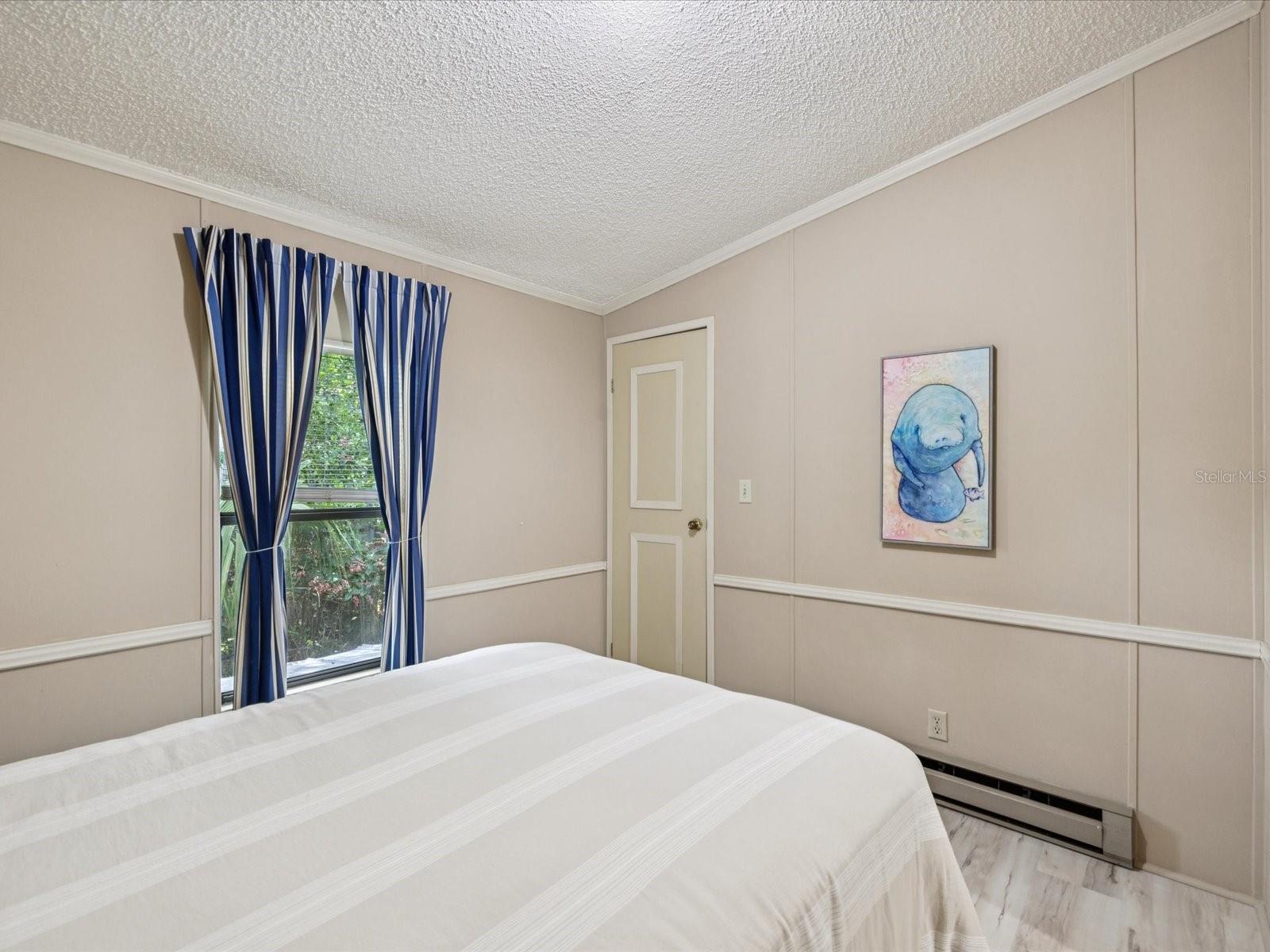 Listing photo id 22 for 6325 Sebring Street
