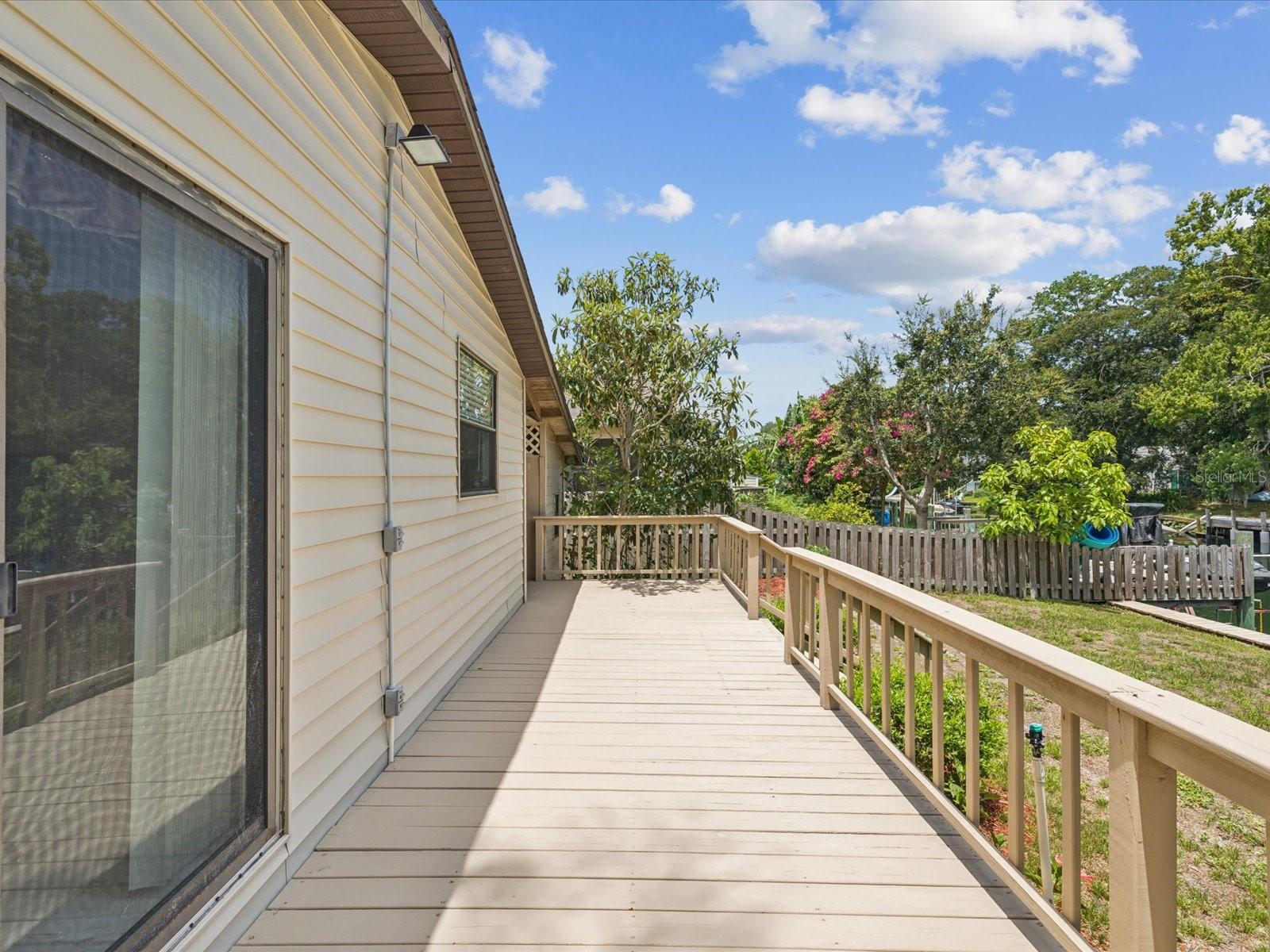 Listing photo id 29 for 6325 Sebring Street