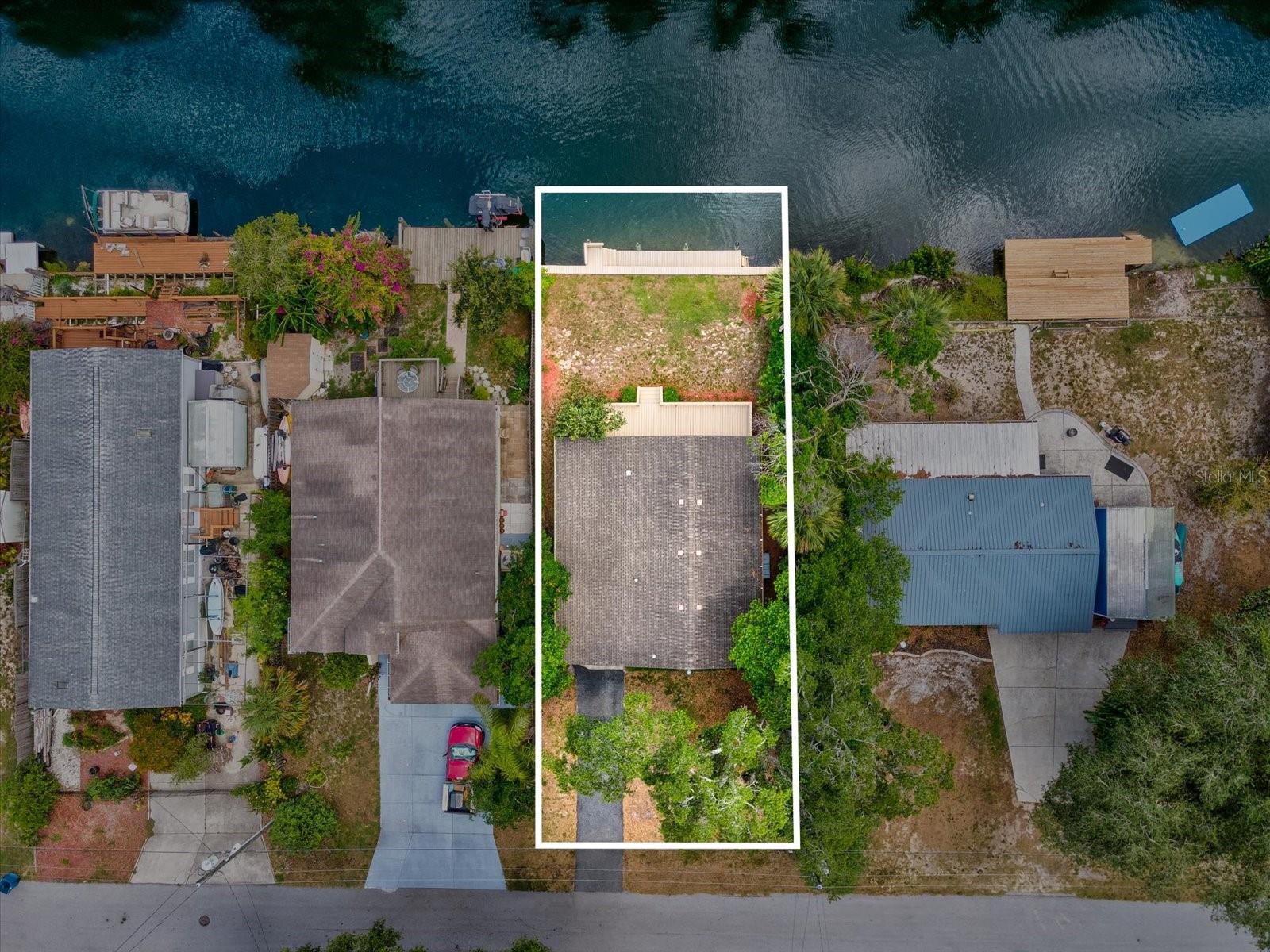Listing photo id 35 for 6325 Sebring Street
