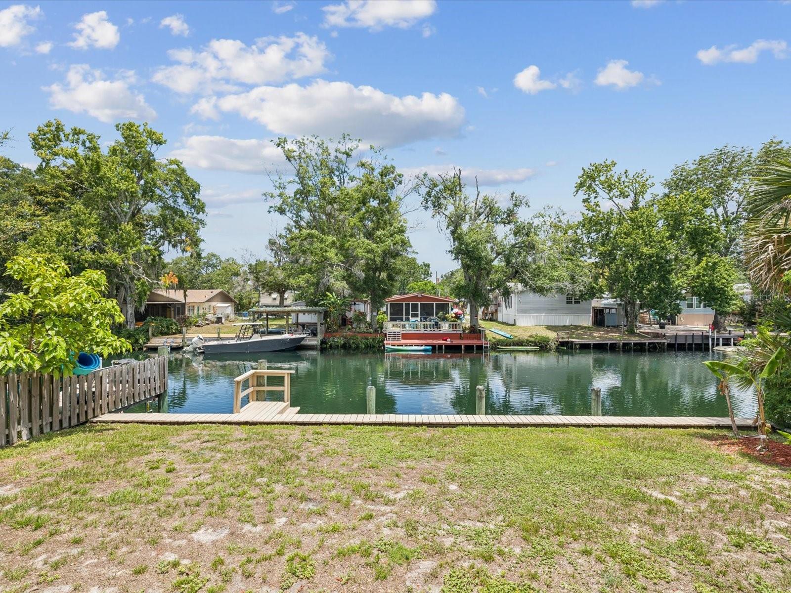 Listing photo id 2 for 6325 Sebring Street