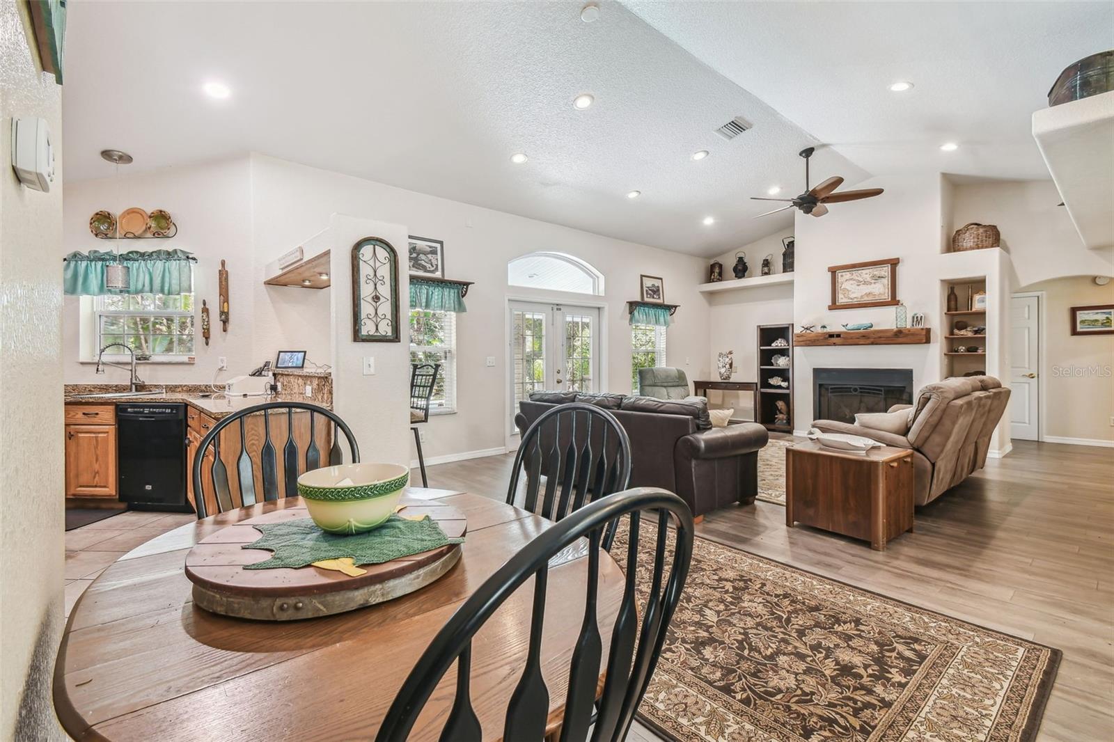 Image 12 of 79 For 11945 Darwin Avenue