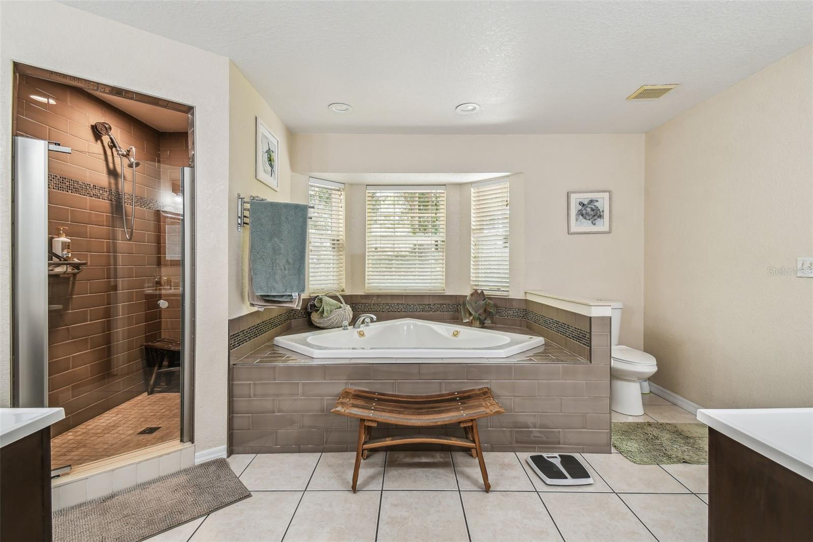 Image 30 of 79 For 11945 Darwin Avenue