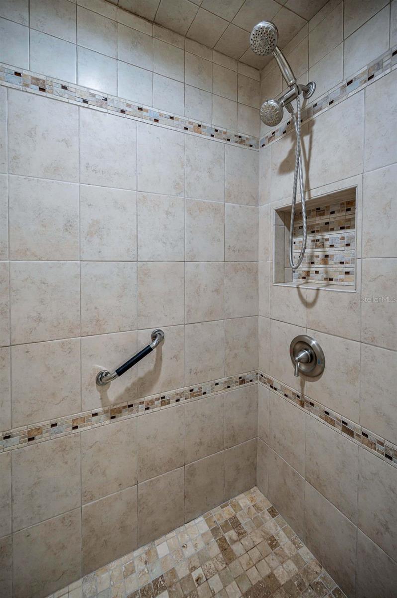 Image 16 of 34 For 3722 River Oaks Court 3722