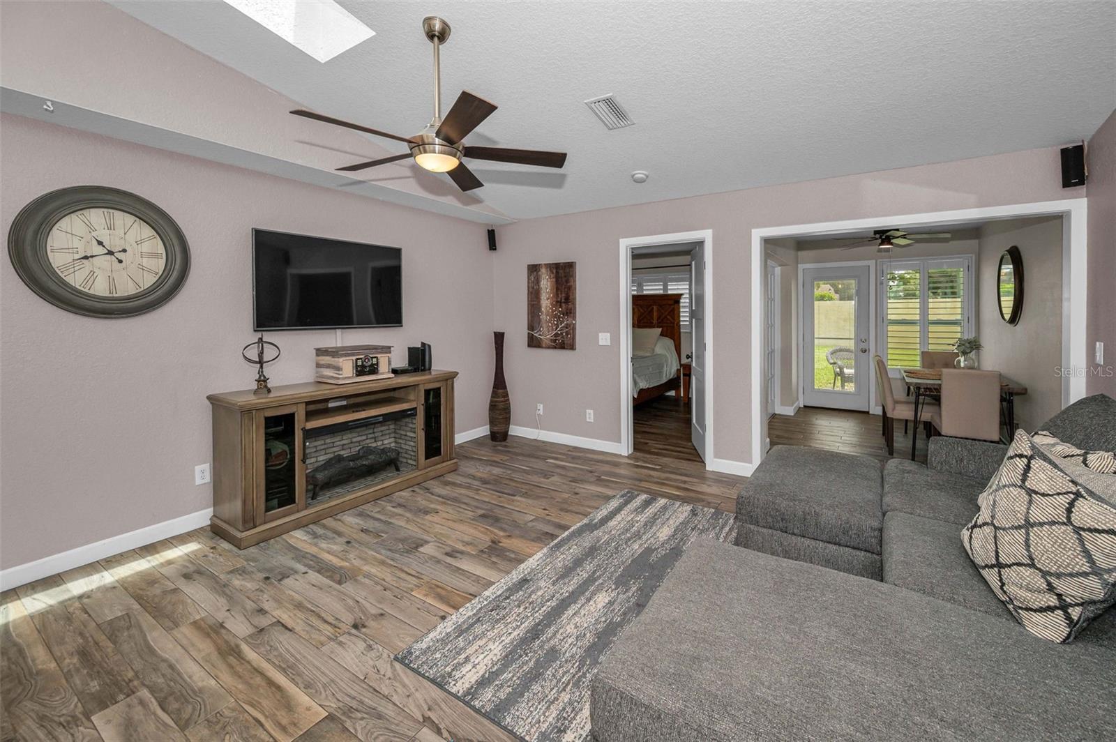 Image 4 of 34 For 3722 River Oaks Court 3722