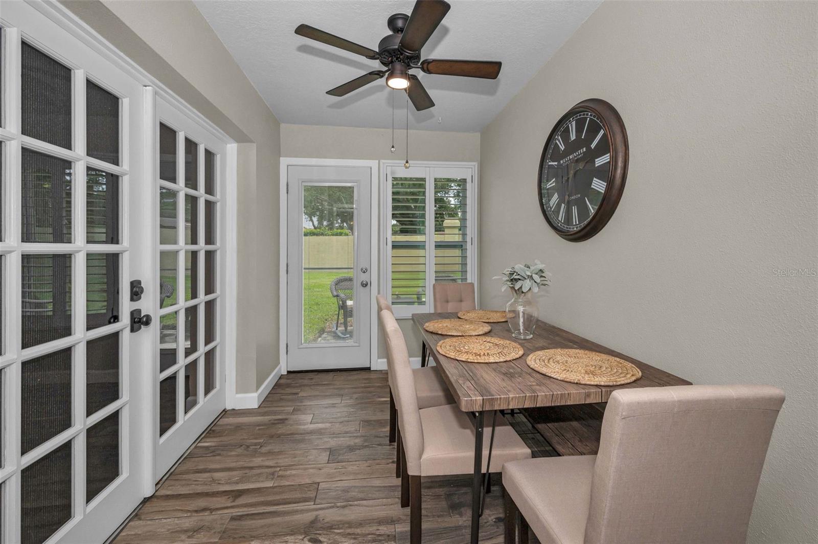 Image 6 of 34 For 3722 River Oaks Court 3722