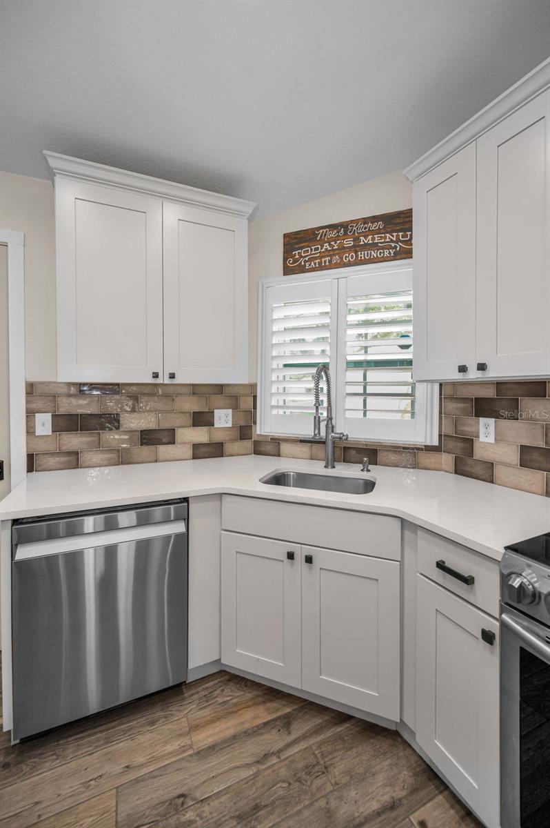 Image 9 of 34 For 3722 River Oaks Court 3722