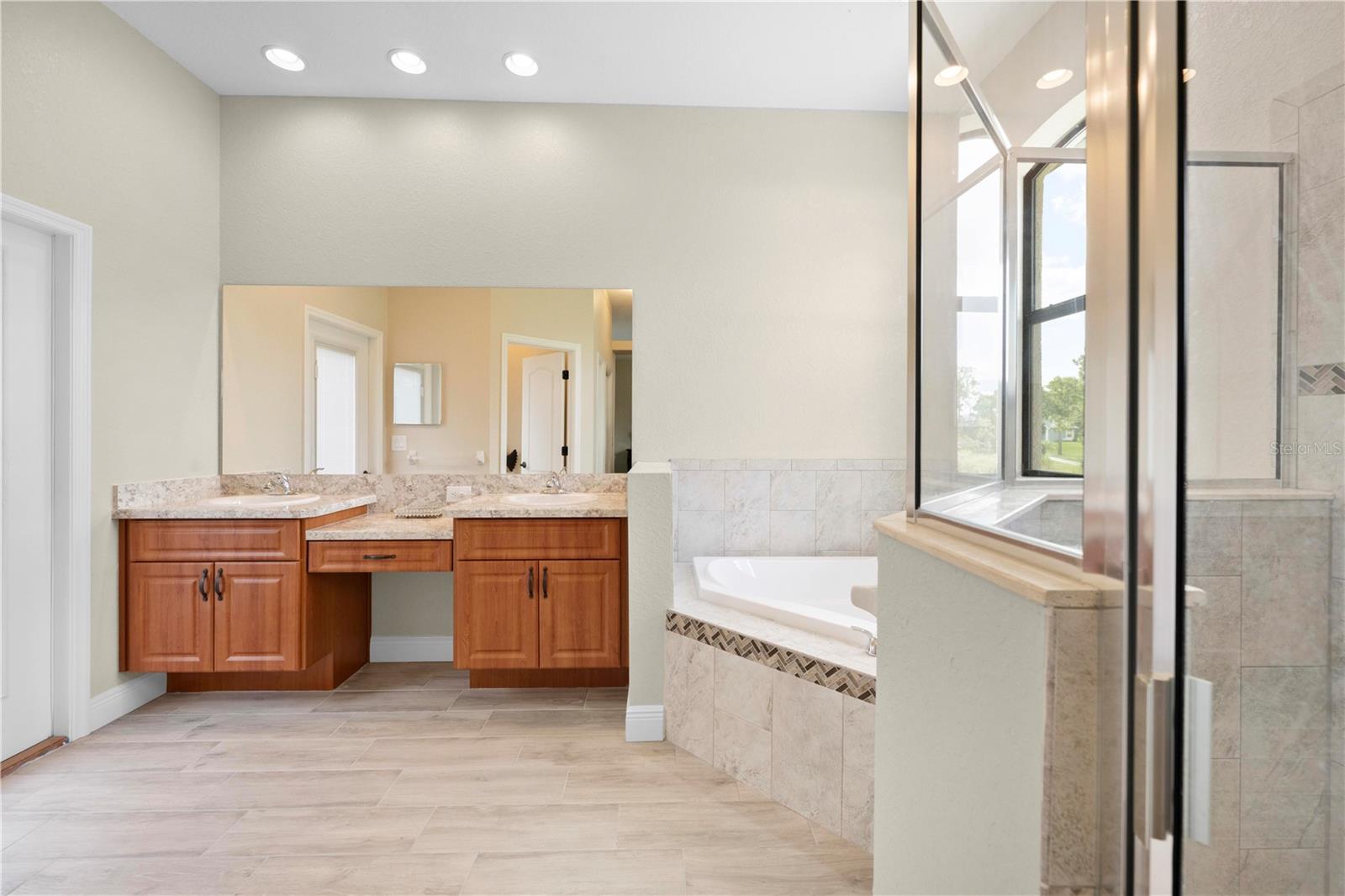 Image 30 of 63 For 13262 Lauren Drive