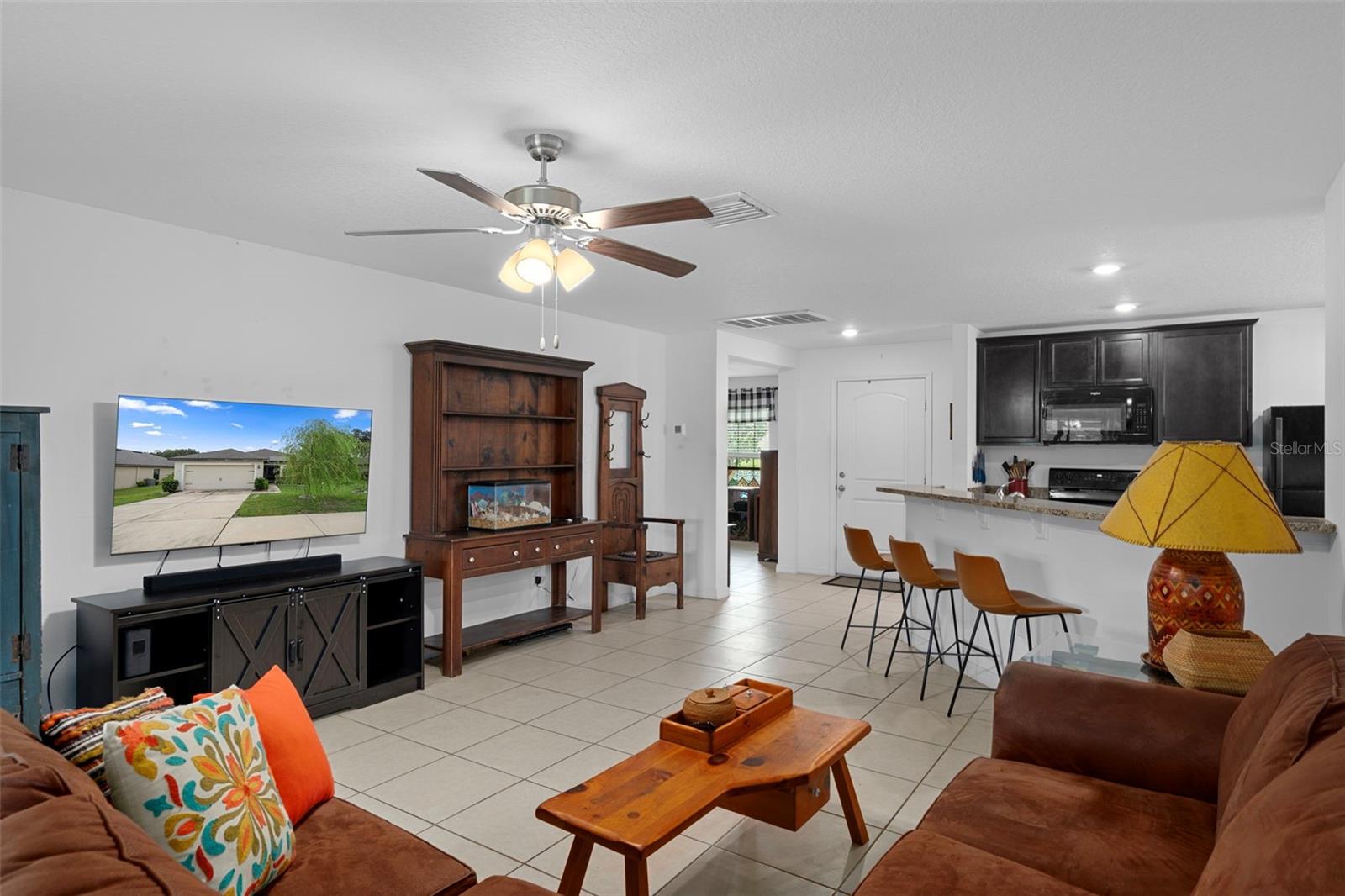 Image 10 of 36 For 6910 Redbay Drive
