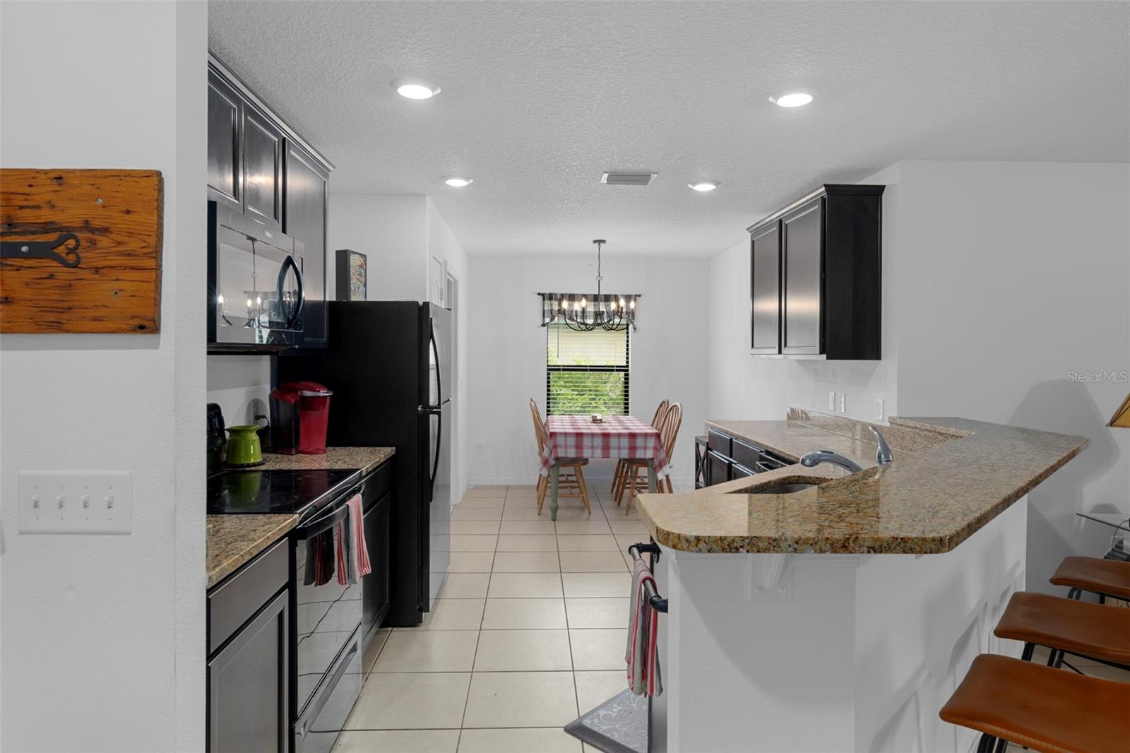 Image 12 of 36 For 6910 Redbay Drive