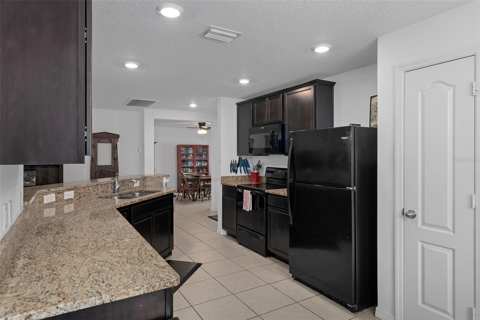 Image 13 of 36 For 6910 Redbay Drive