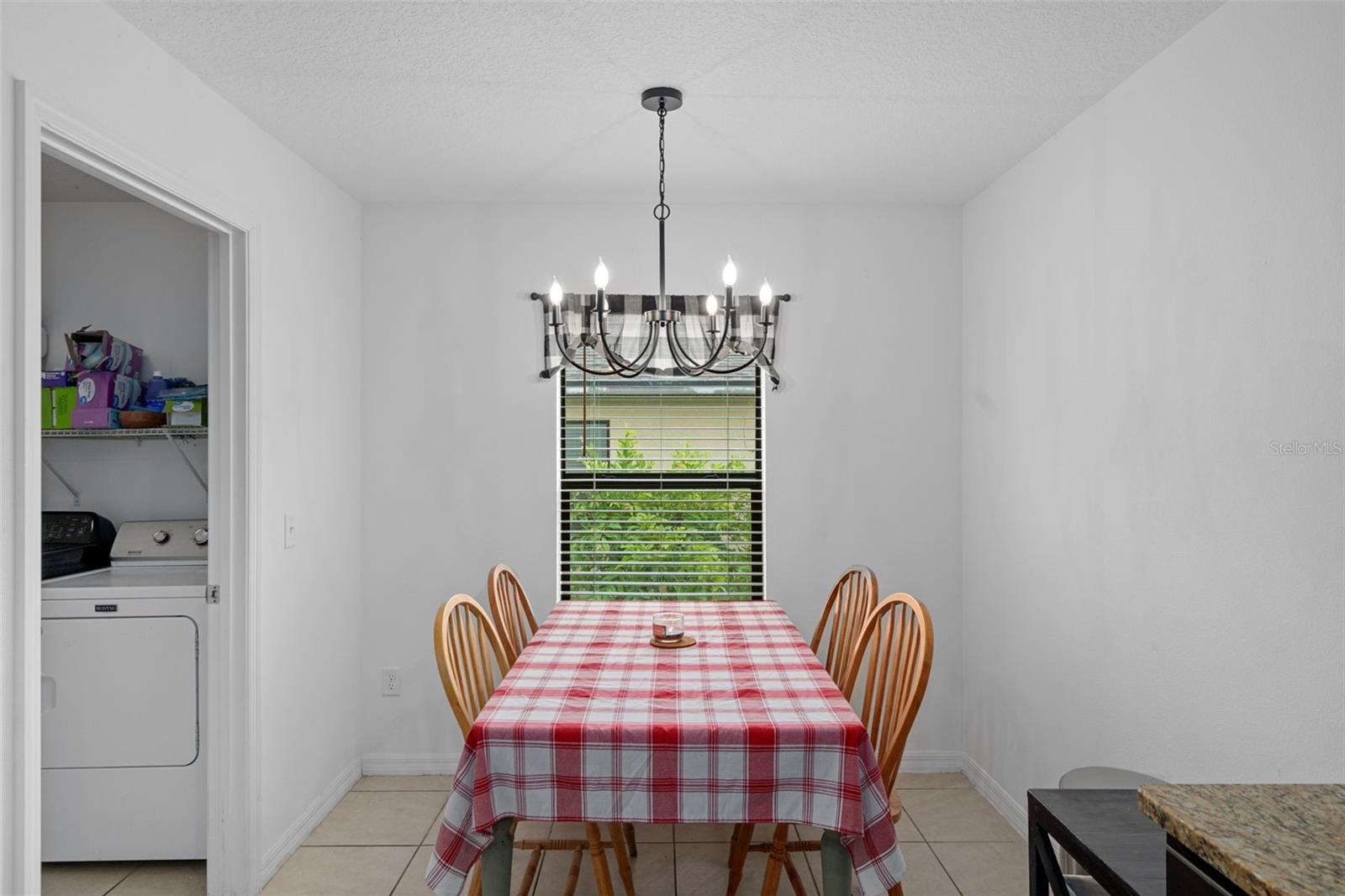 Image 14 of 36 For 6910 Redbay Drive