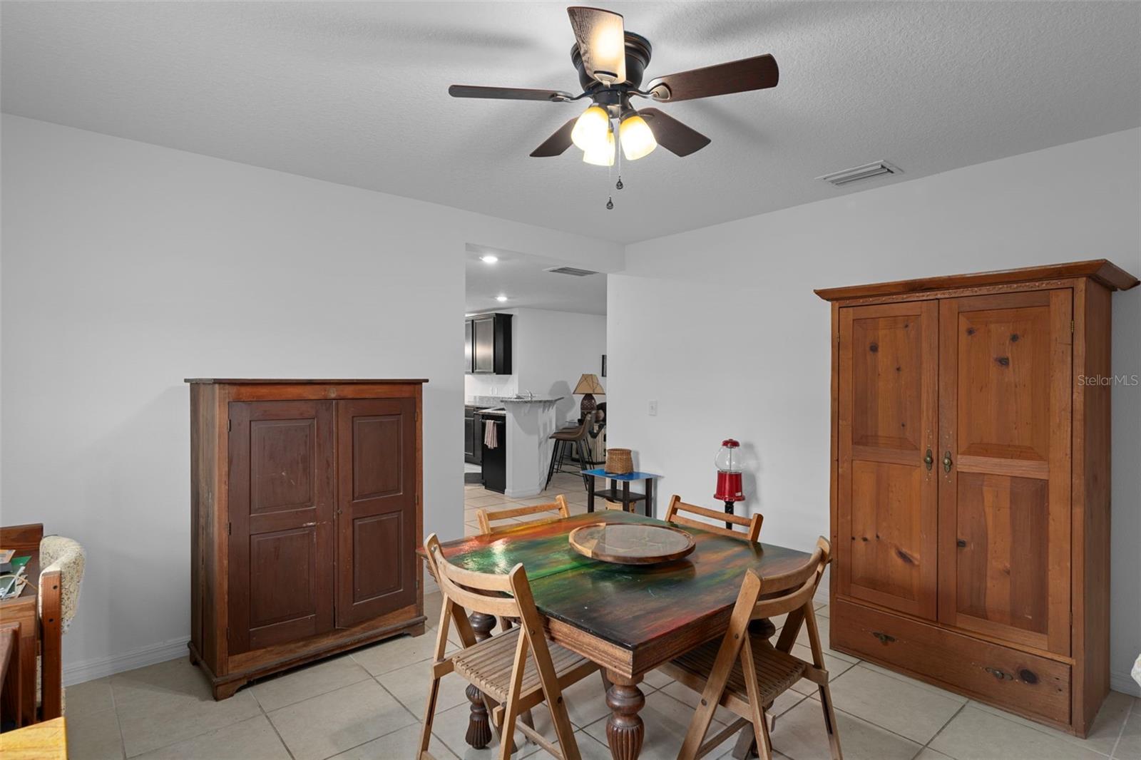 Image 17 of 36 For 6910 Redbay Drive