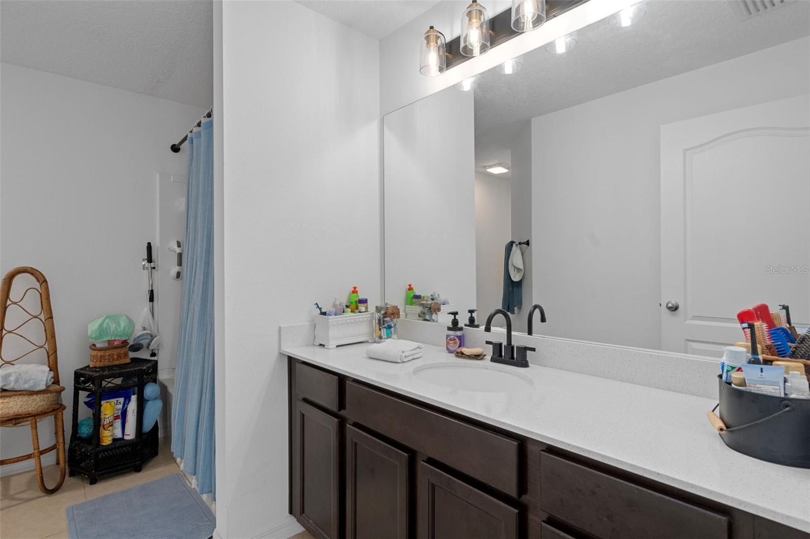 Image 20 of 36 For 6910 Redbay Drive
