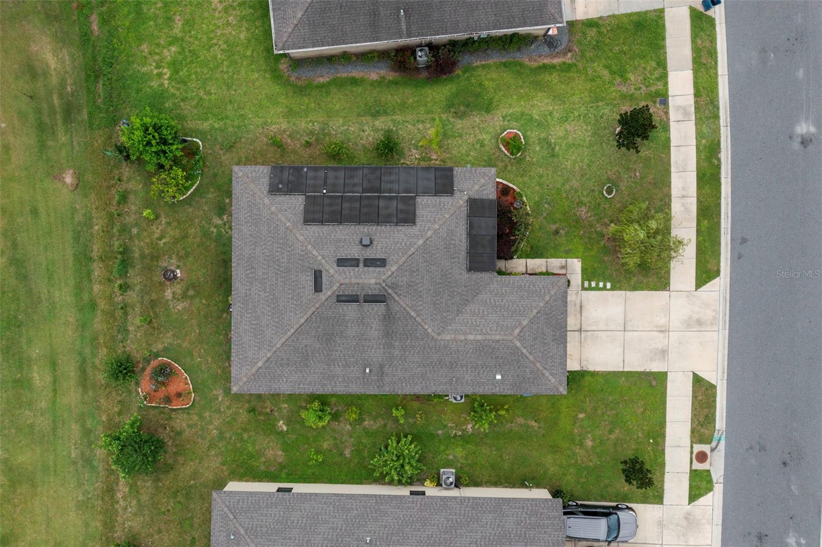 Image 5 of 36 For 6910 Redbay Drive