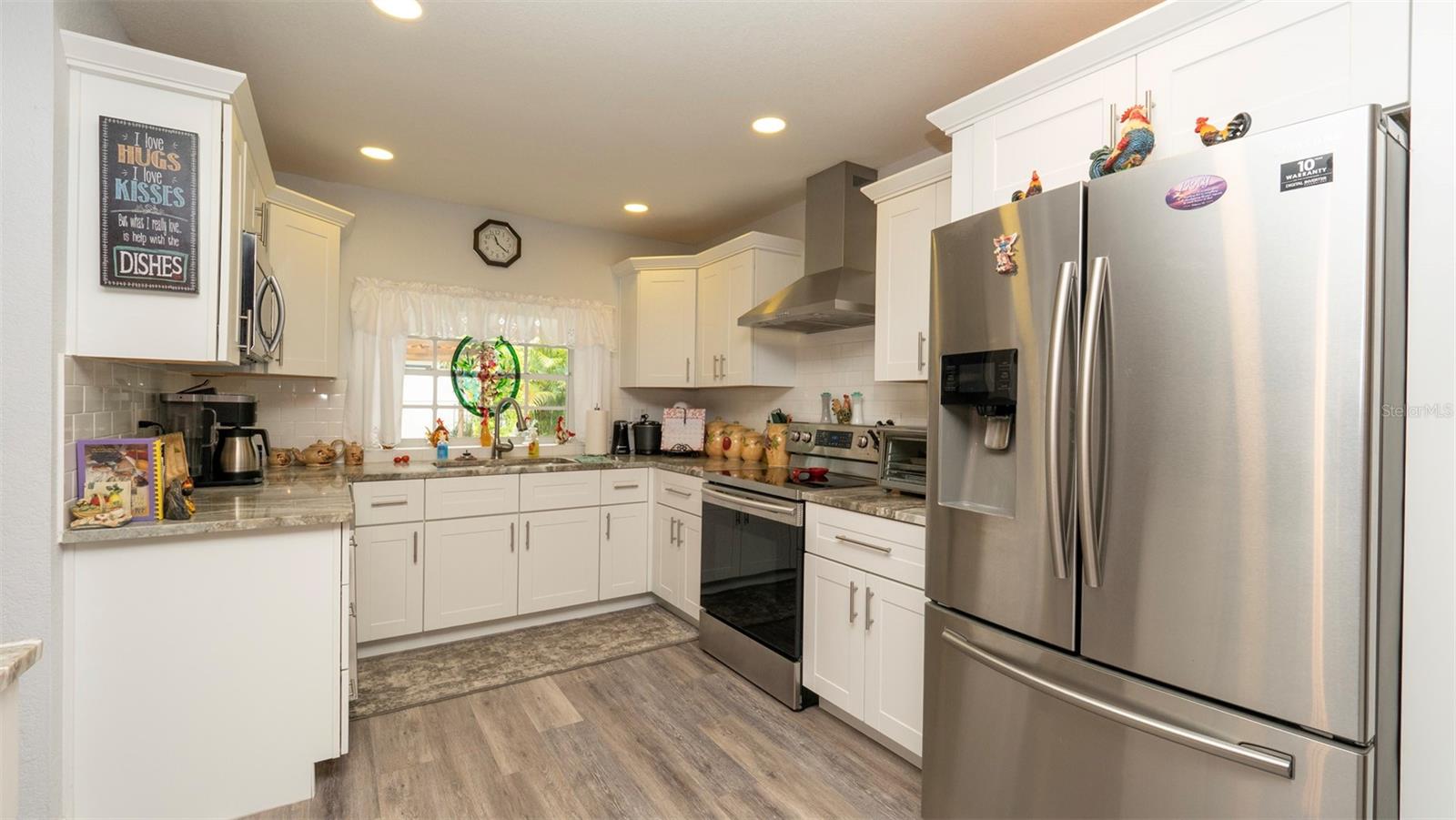Listing photo id 9 for 12433 Willow Tree Avenue