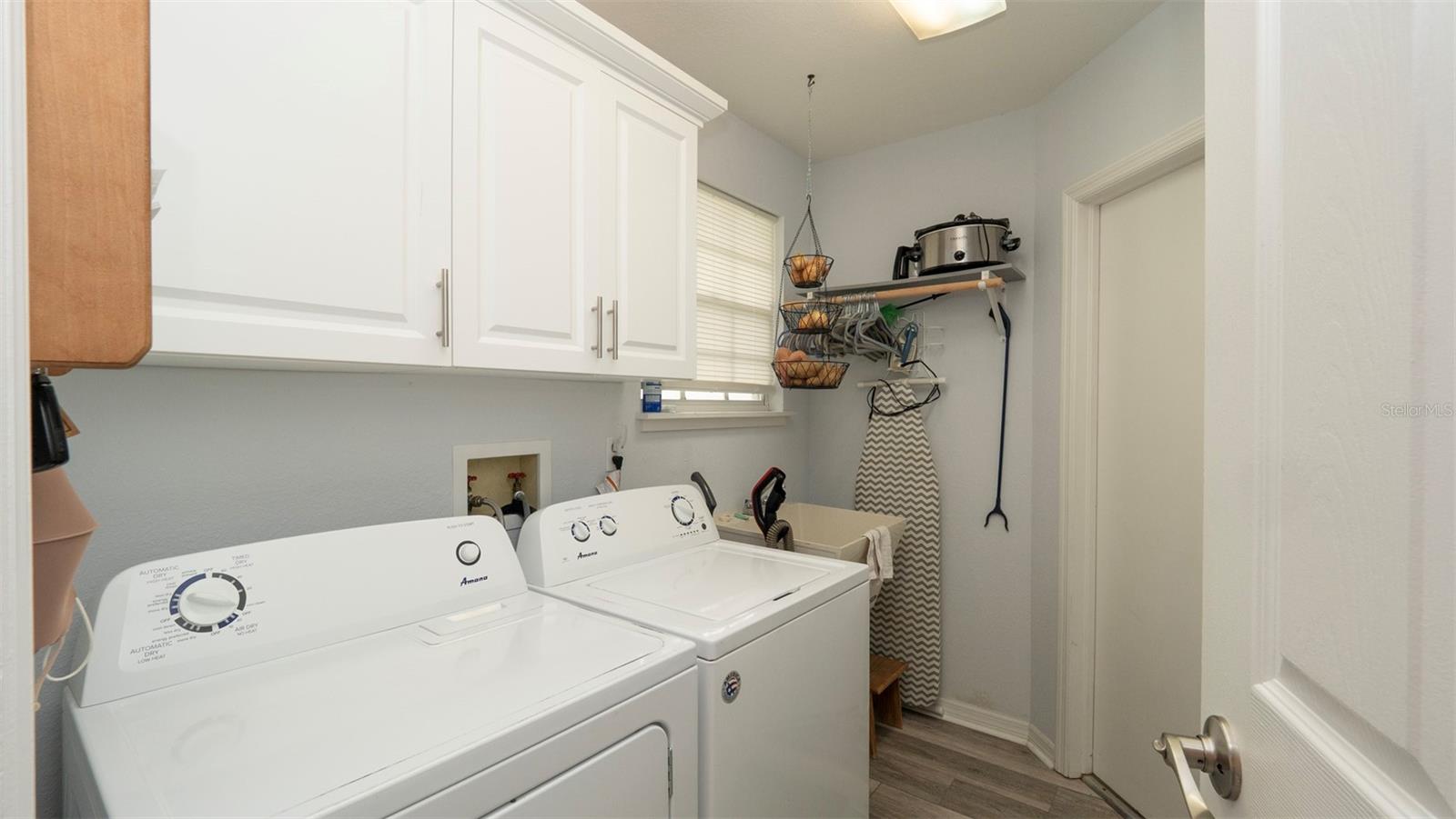 Listing photo id 12 for 12433 Willow Tree Avenue