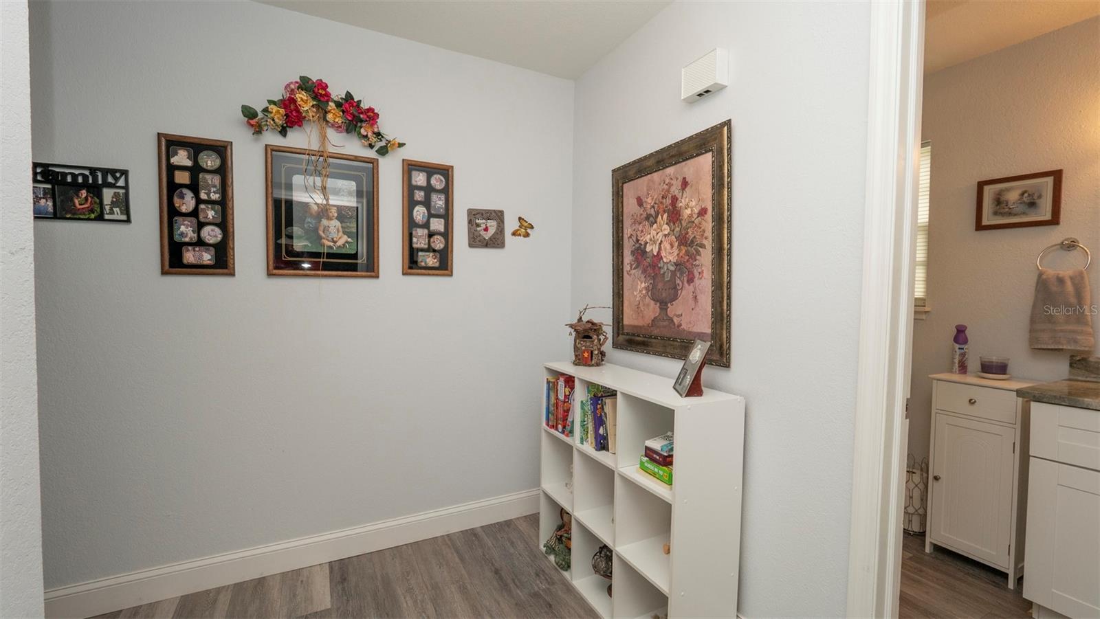 Listing photo id 20 for 12433 Willow Tree Avenue