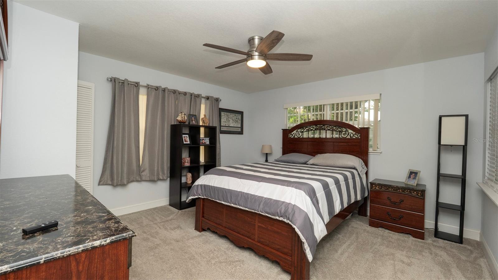 Listing photo id 24 for 12433 Willow Tree Avenue