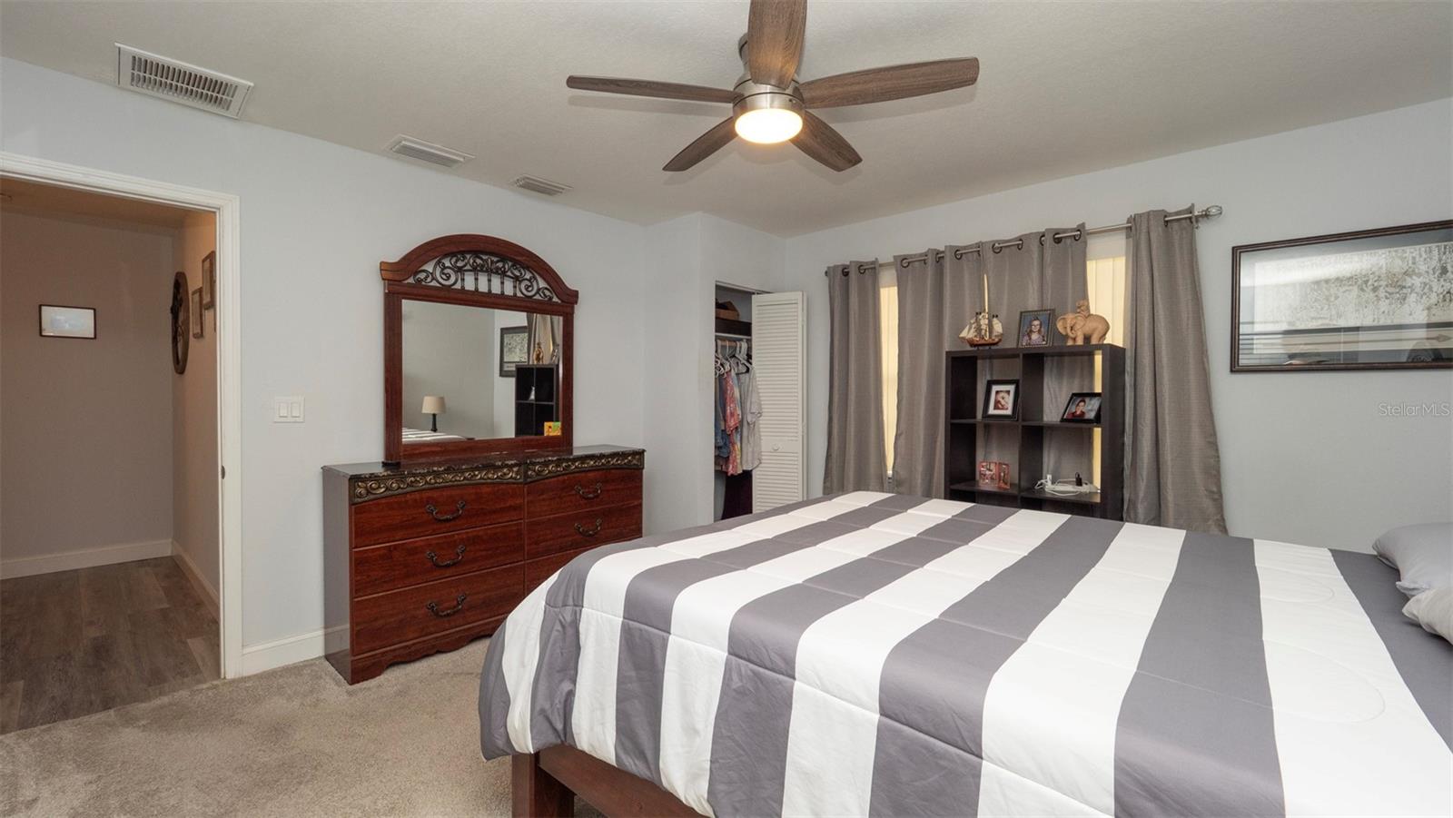 Listing photo id 25 for 12433 Willow Tree Avenue