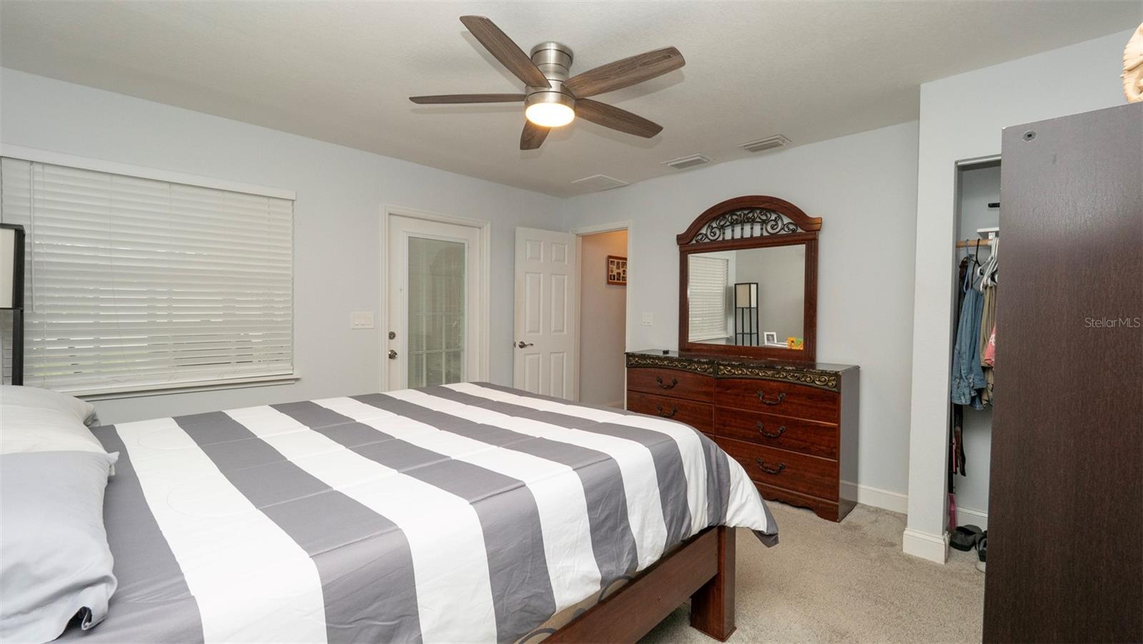 Listing photo id 26 for 12433 Willow Tree Avenue