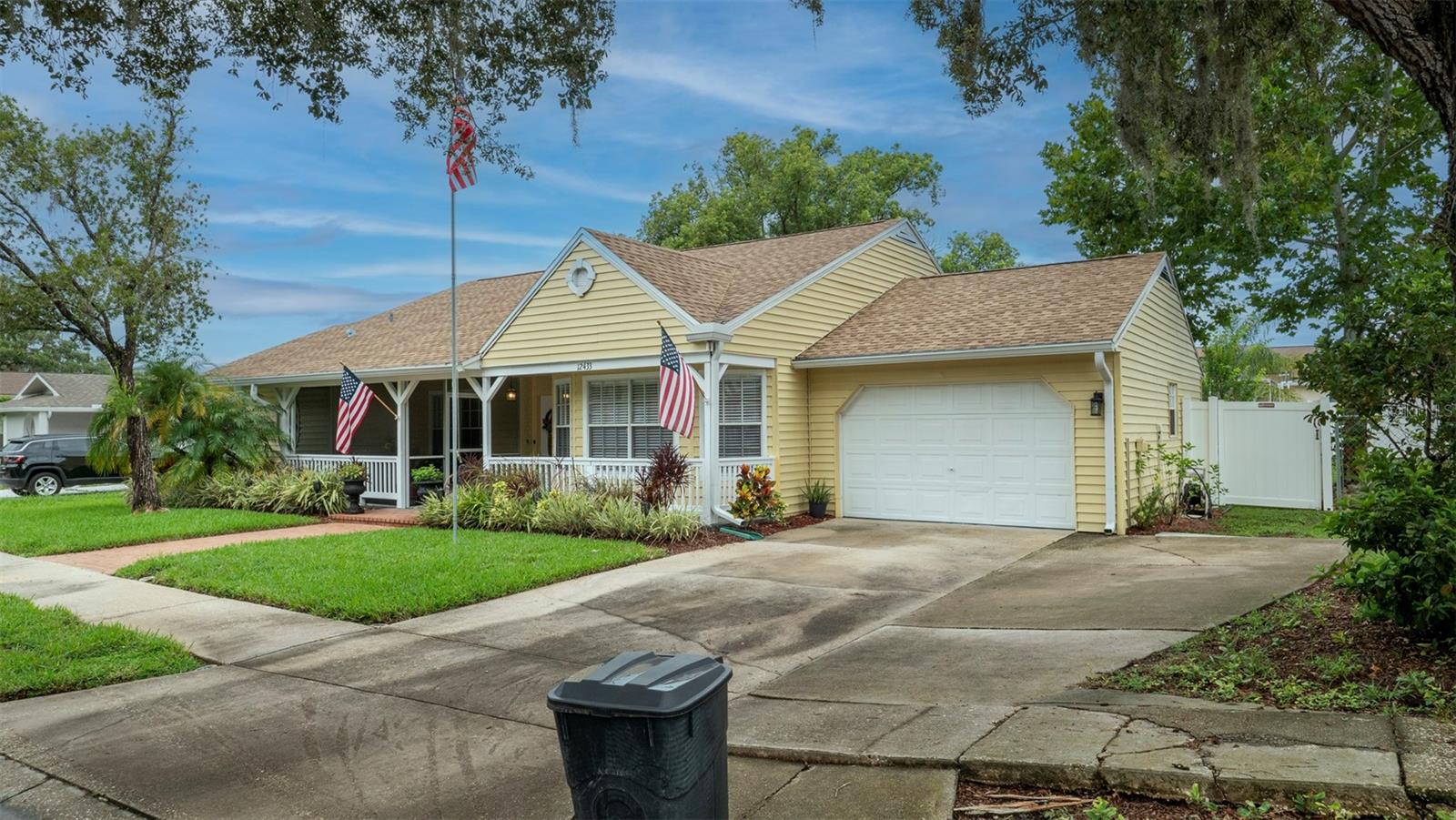 Listing photo id 34 for 12433 Willow Tree Avenue