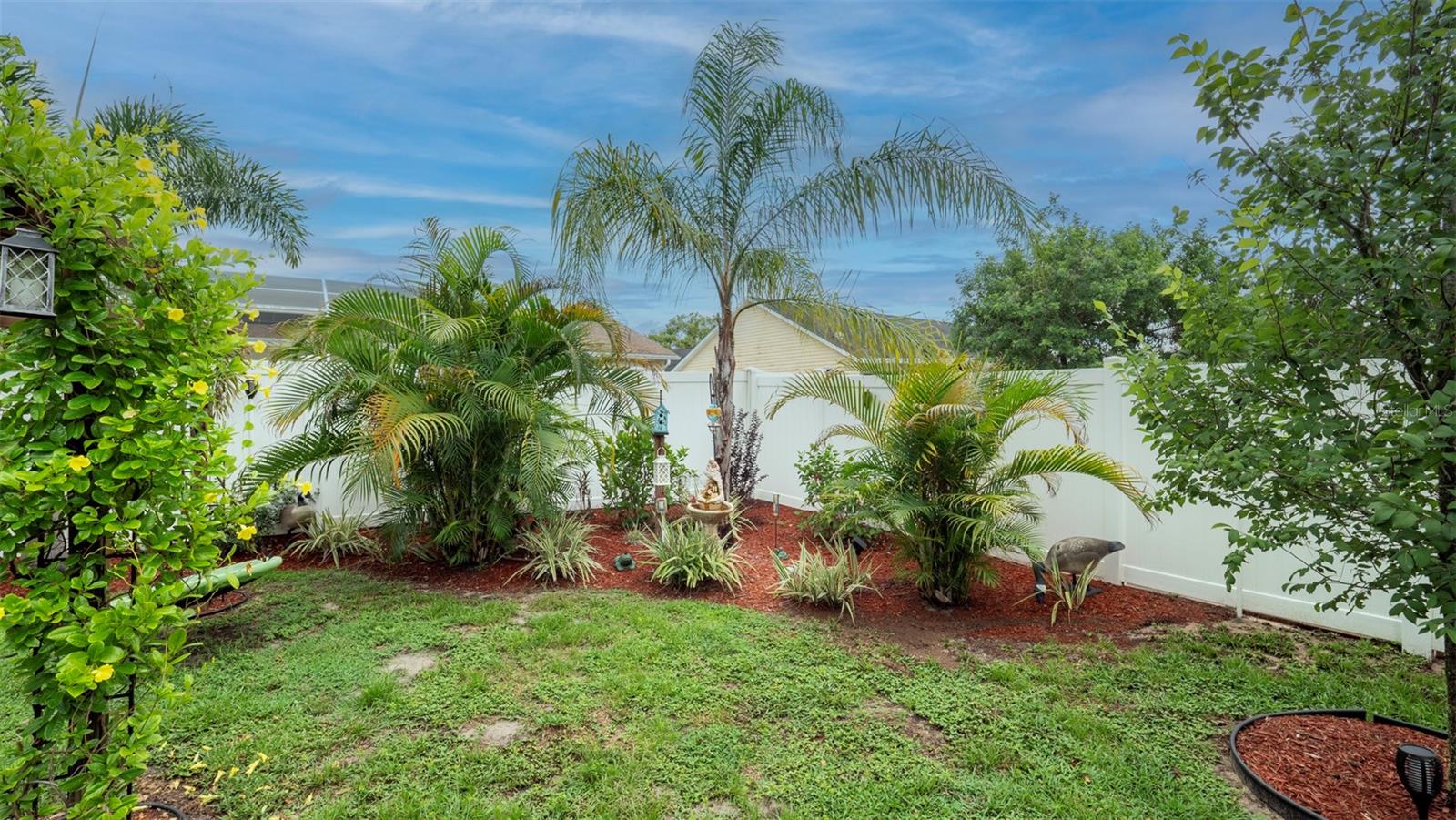 Listing photo id 39 for 12433 Willow Tree Avenue