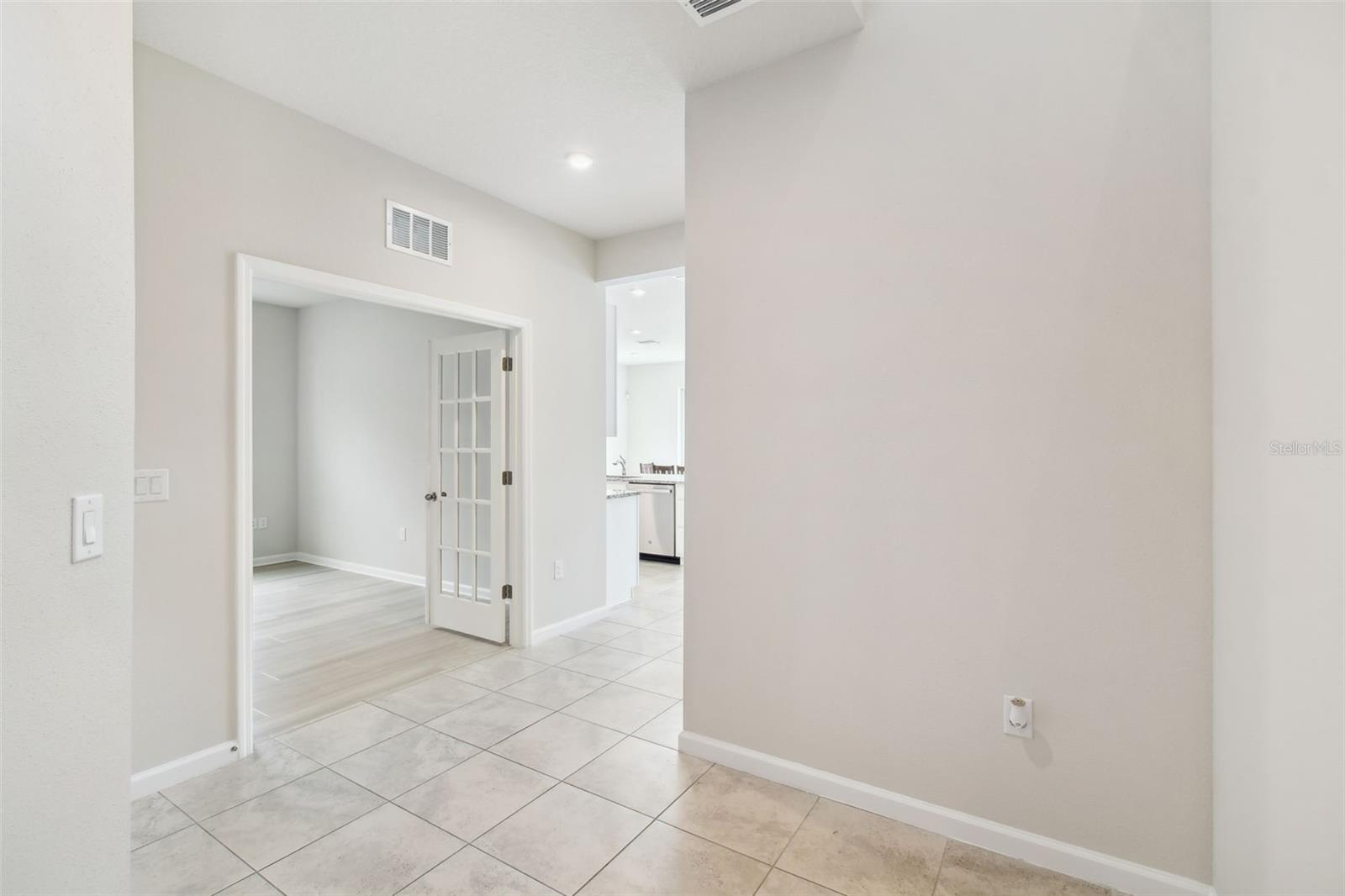 Image 10 of 81 For 11920 Thorncrest Drive