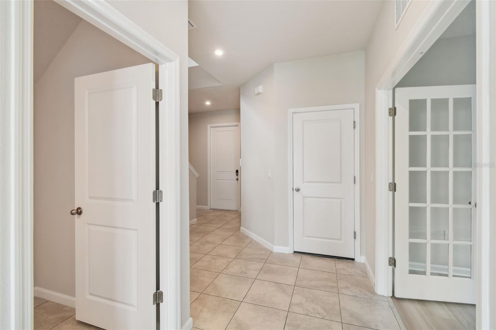 Image 12 of 81 For 11920 Thorncrest Drive