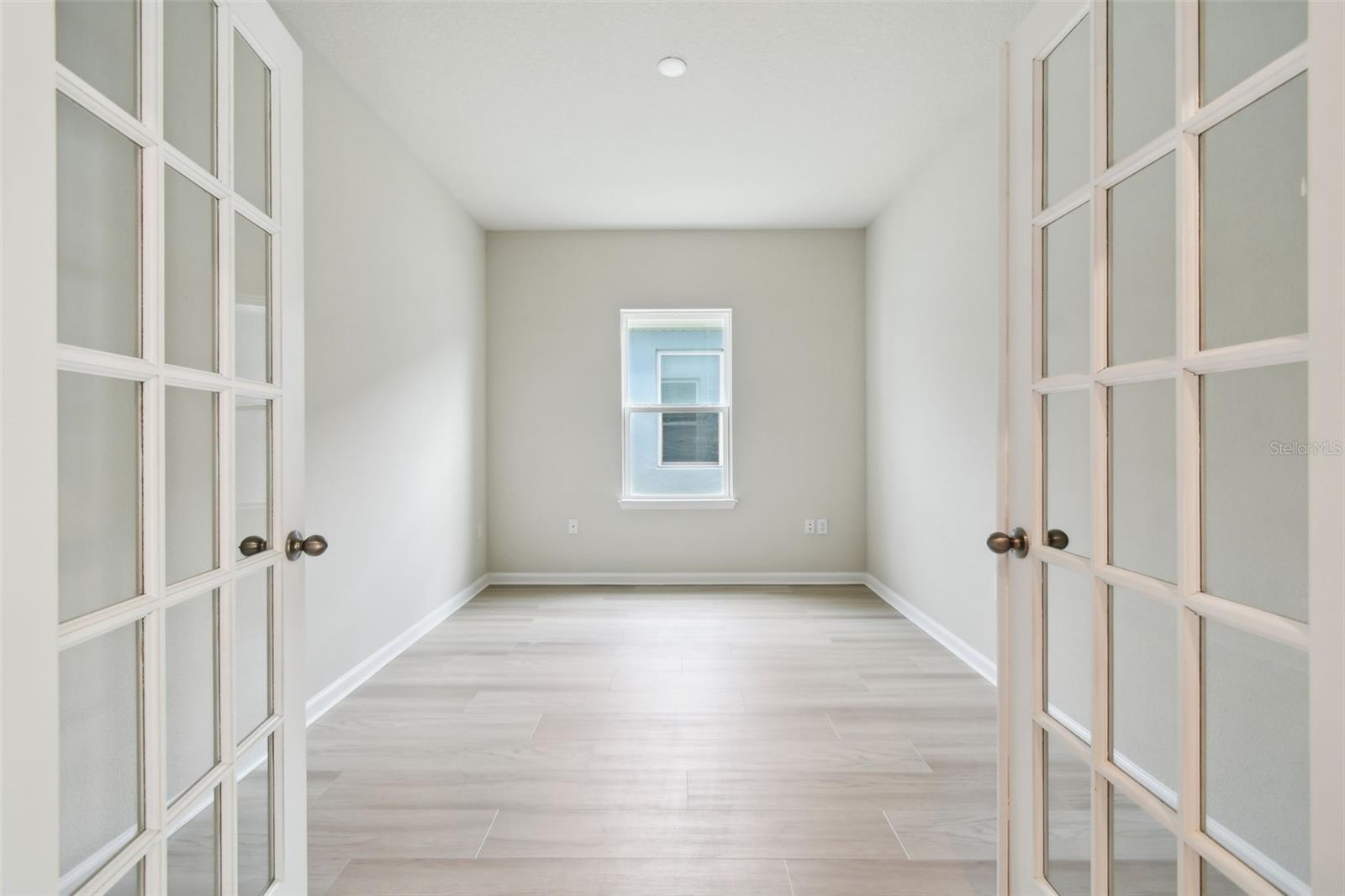 Image 14 of 81 For 11920 Thorncrest Drive