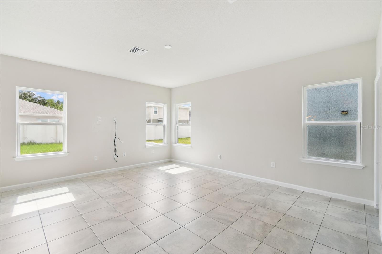 Image 17 of 81 For 11920 Thorncrest Drive