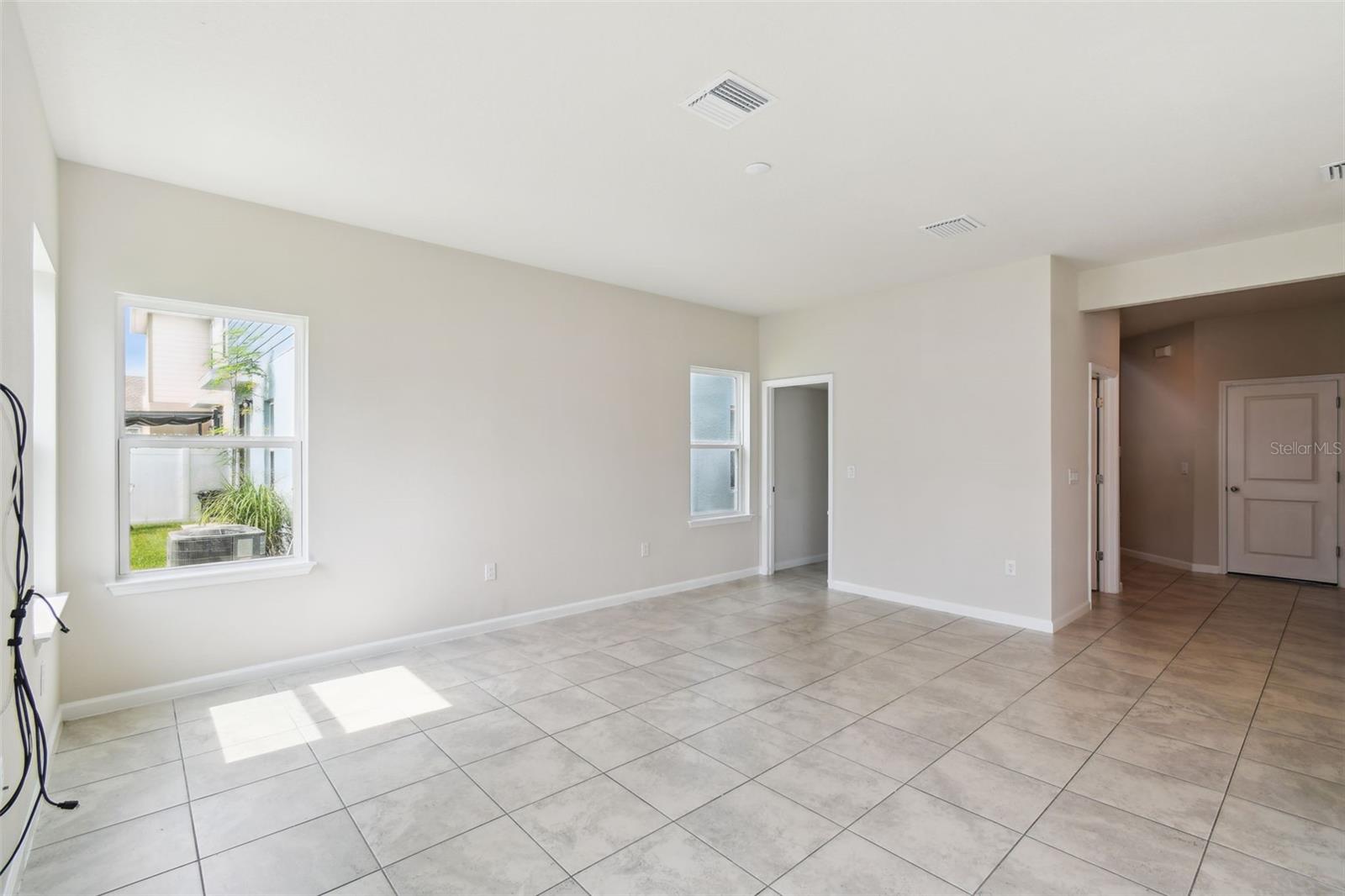Image 18 of 81 For 11920 Thorncrest Drive