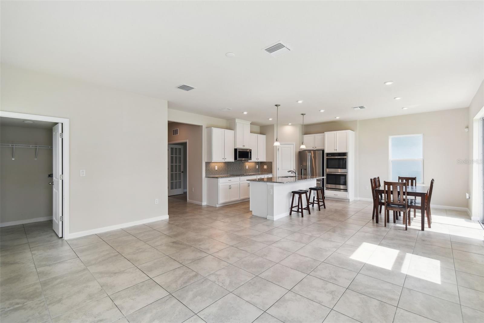 Image 19 of 81 For 11920 Thorncrest Drive