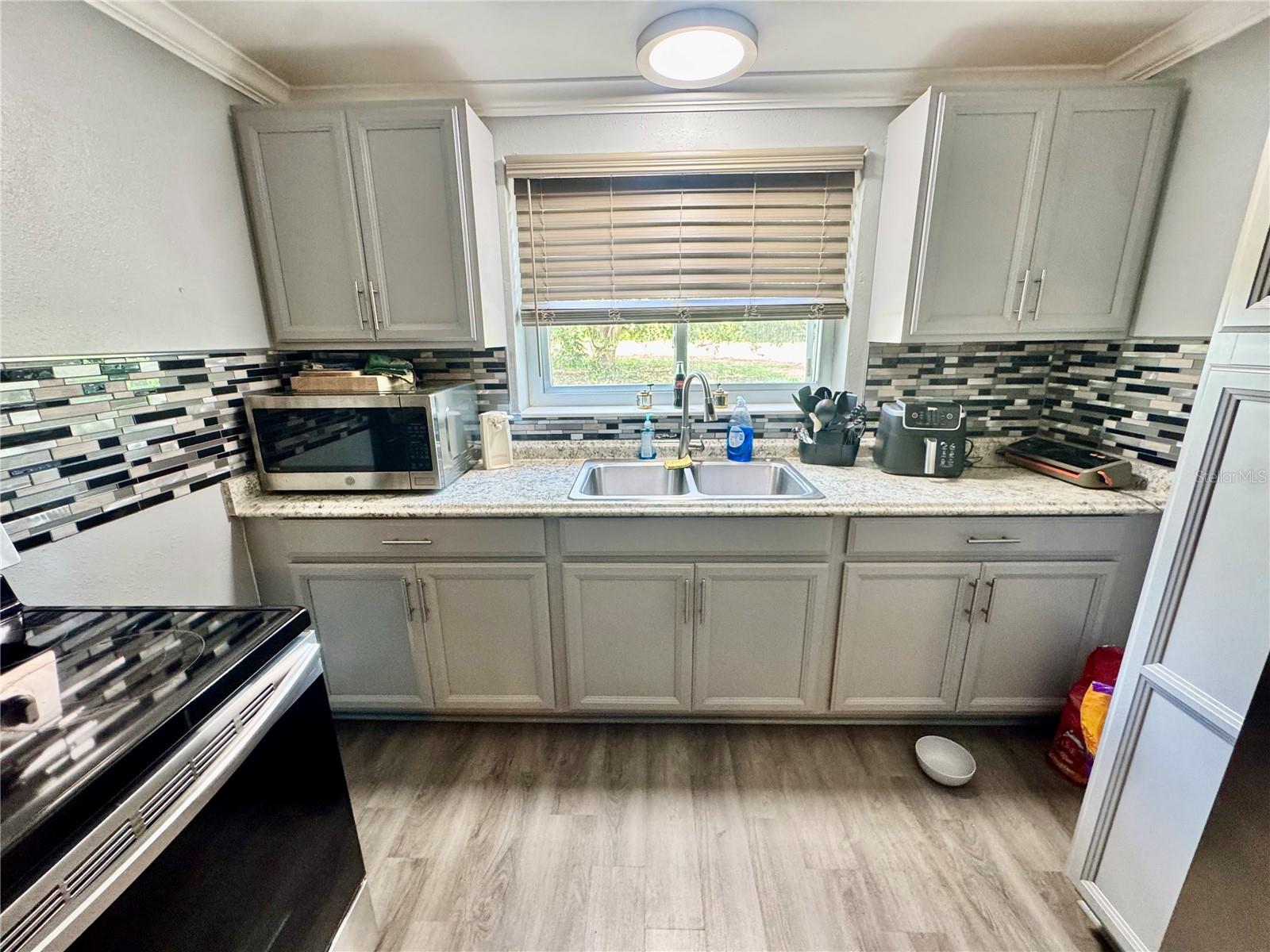 Image 12 of 23 For 4233 Flora Avenue