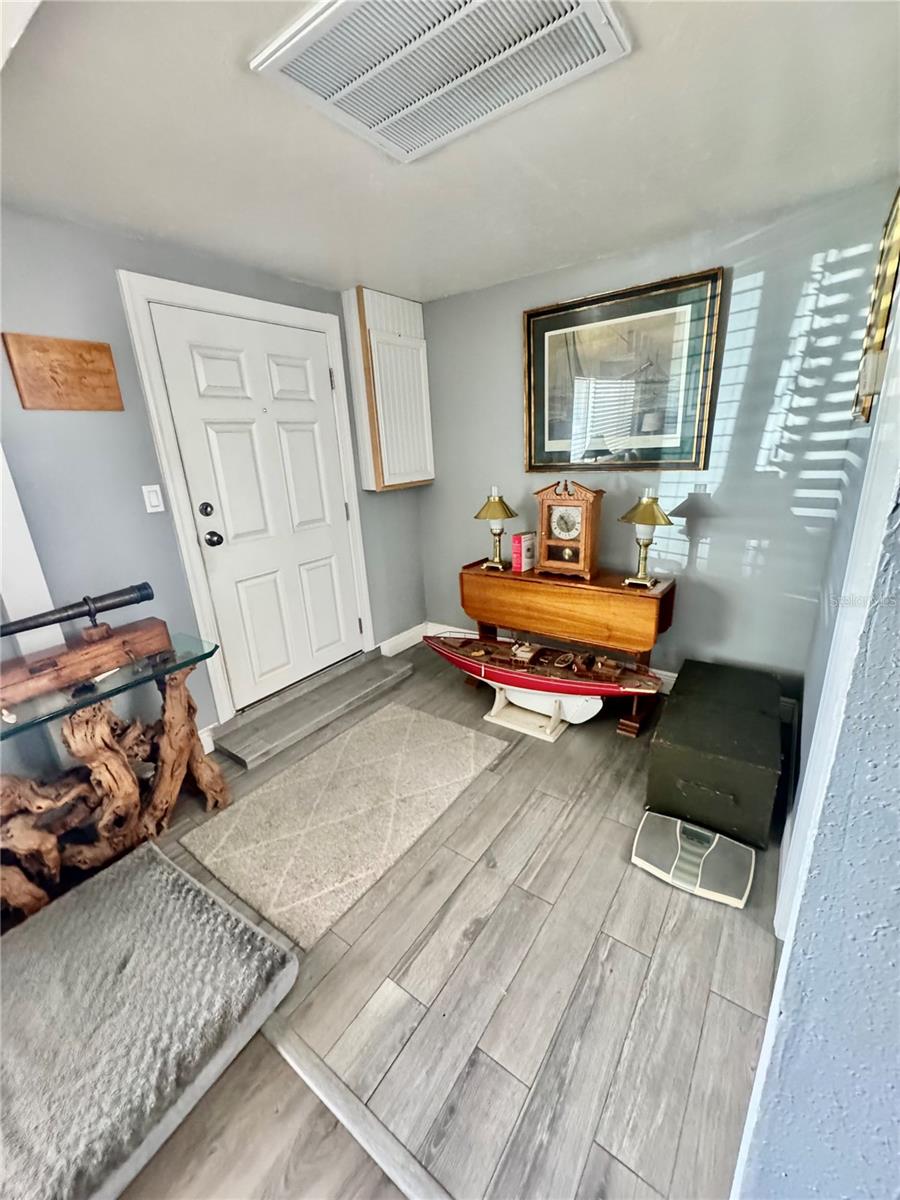 Image 18 of 23 For 4233 Flora Avenue