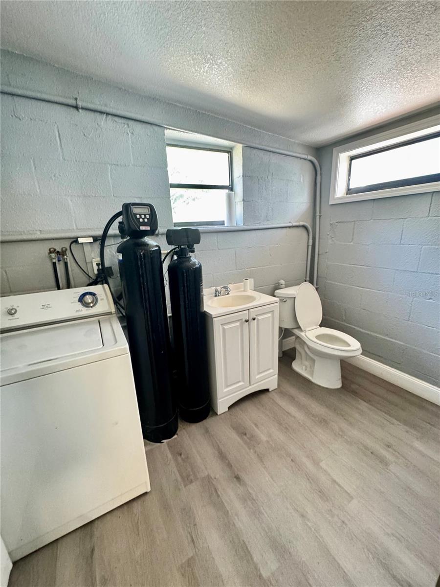 Image 19 of 23 For 4233 Flora Avenue