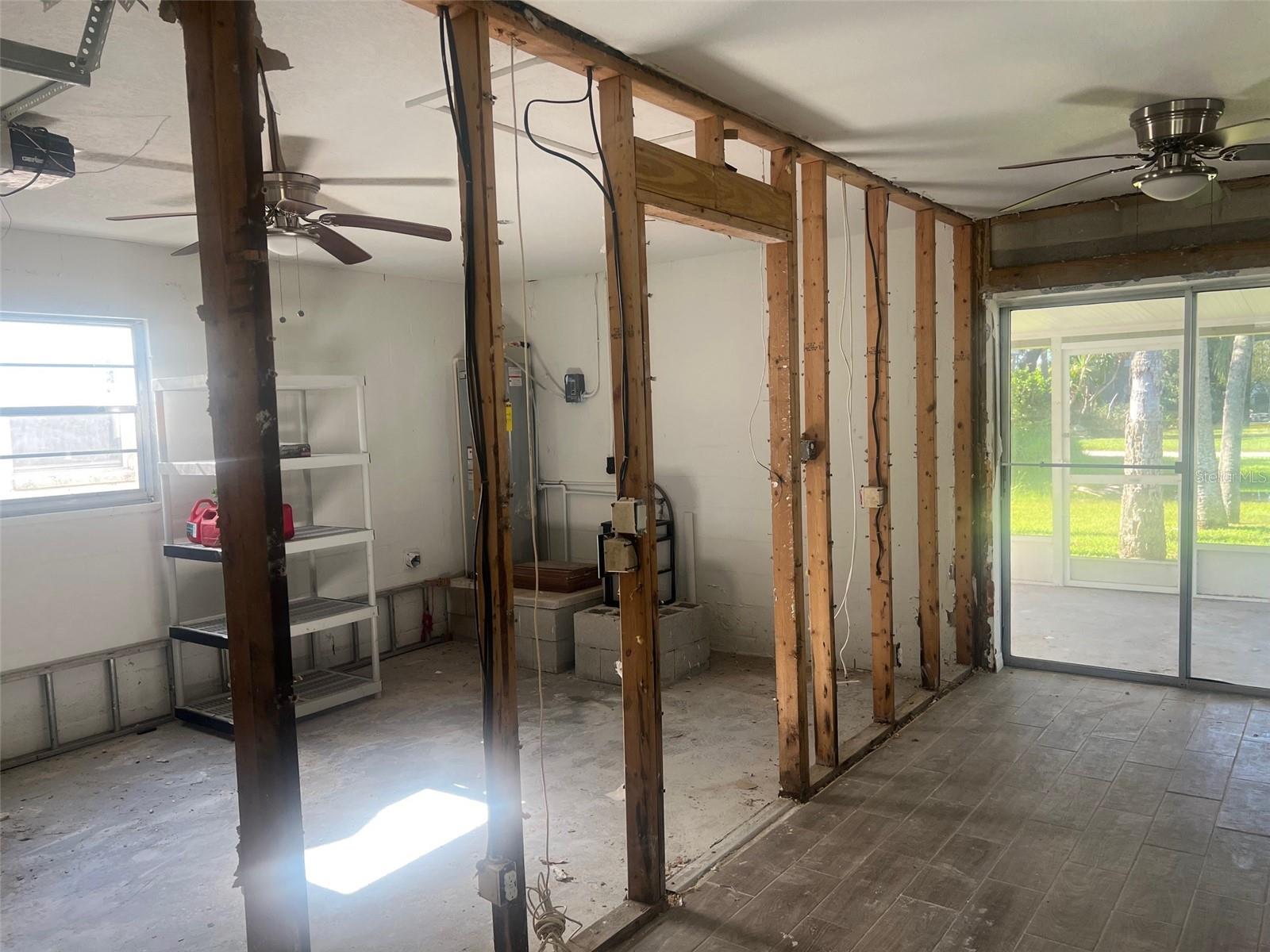 Listing photo id 1 for 6822 Driftwood Drive