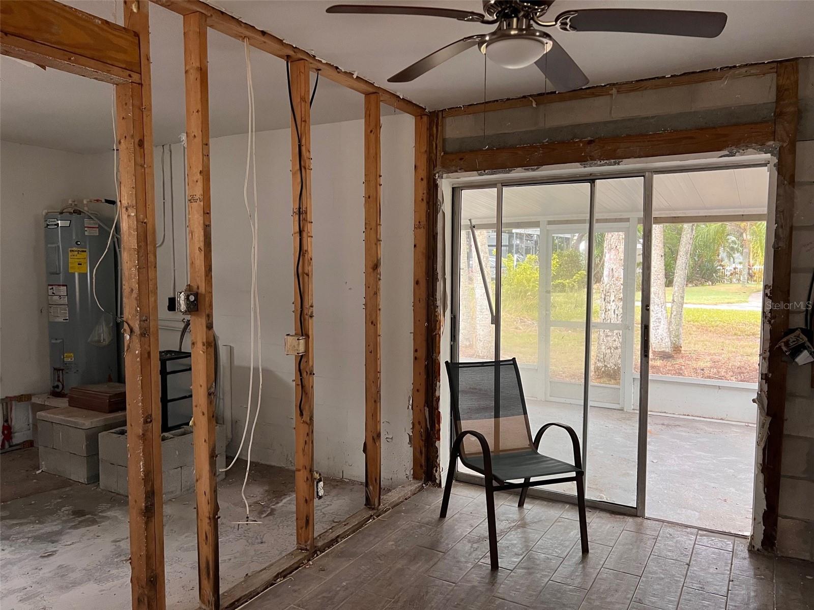 Listing photo id 7 for 6822 Driftwood Drive