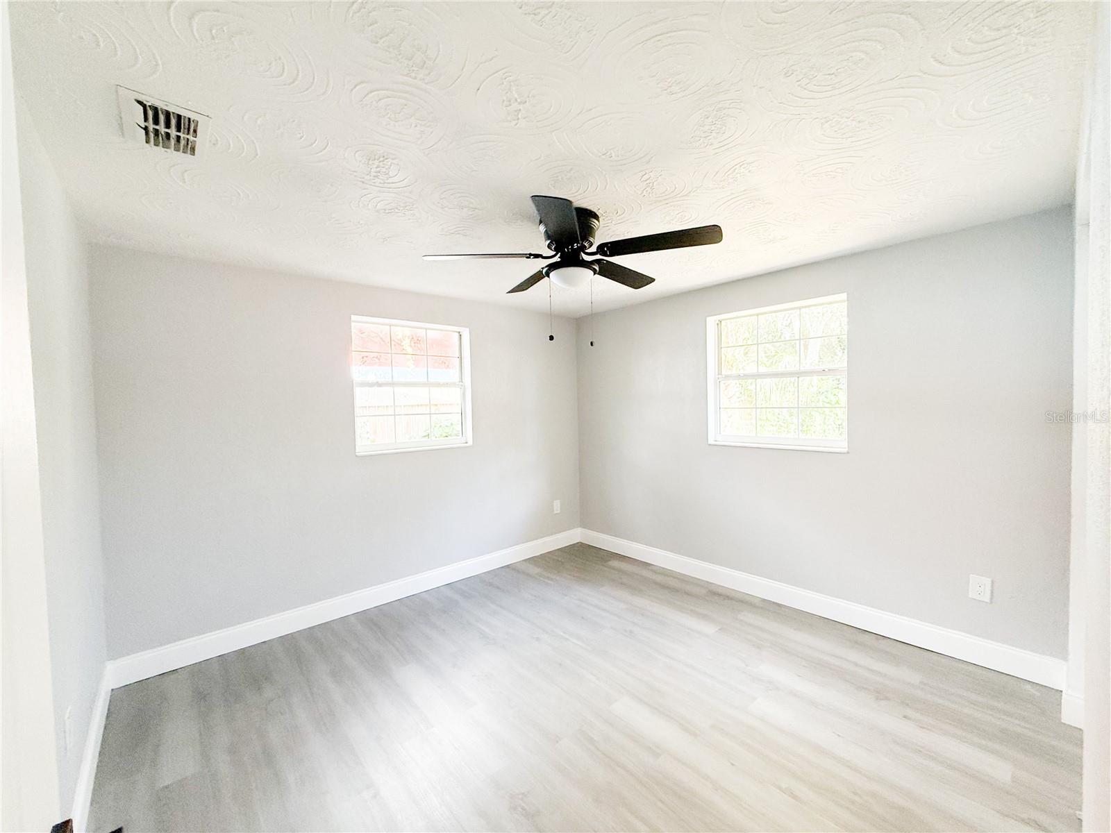 Image 14 of 20 For 5622 Golden Nugget Drive