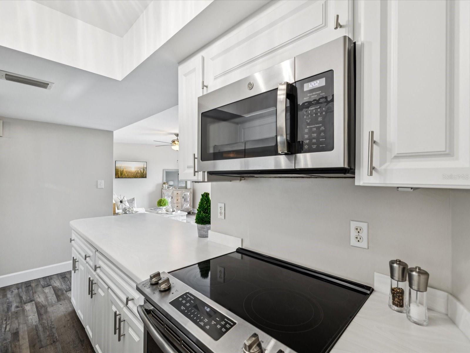 Image 11 of 45 For 4939 Floramar Terrace 808