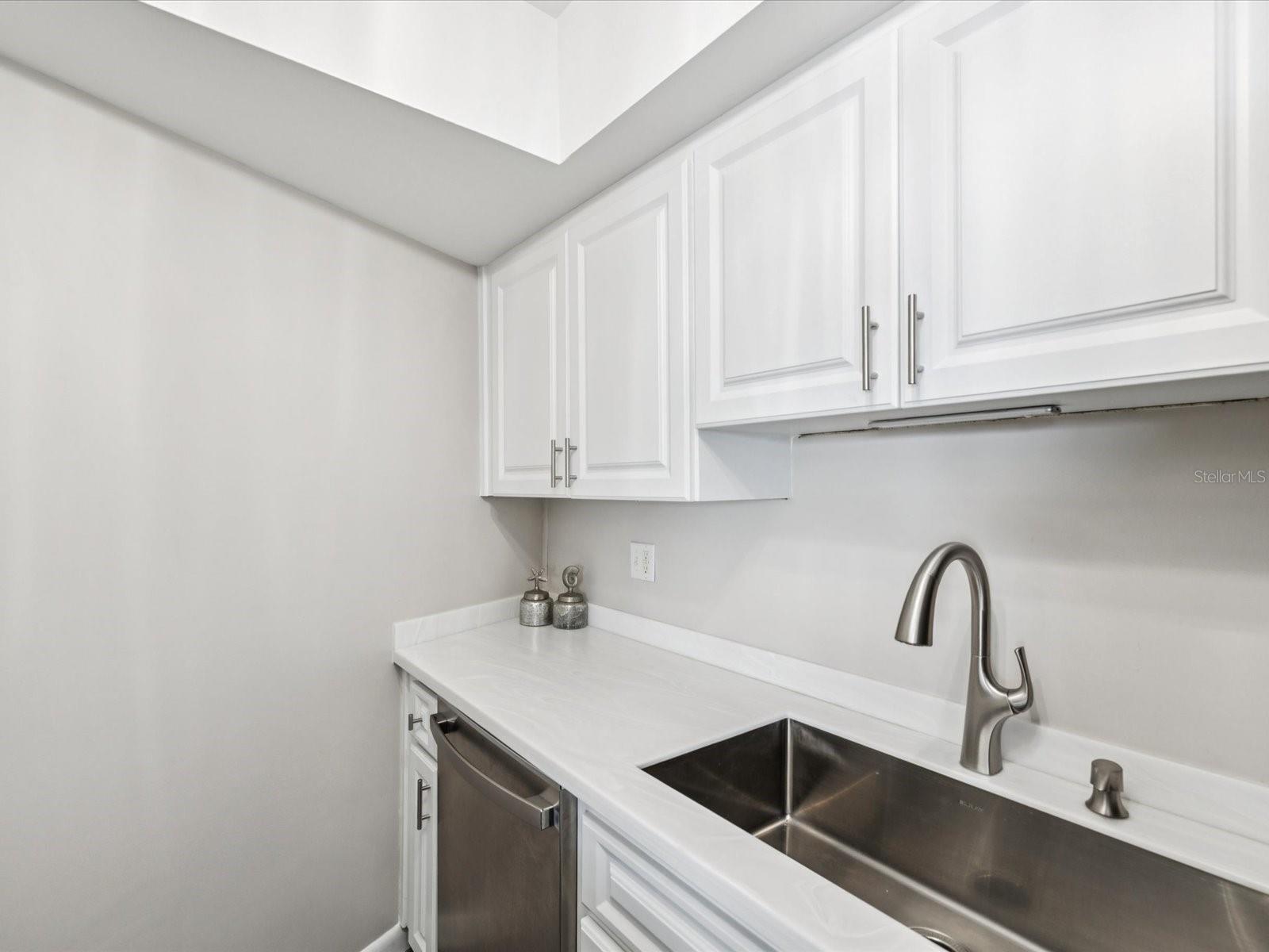 Image 12 of 45 For 4939 Floramar Terrace 808