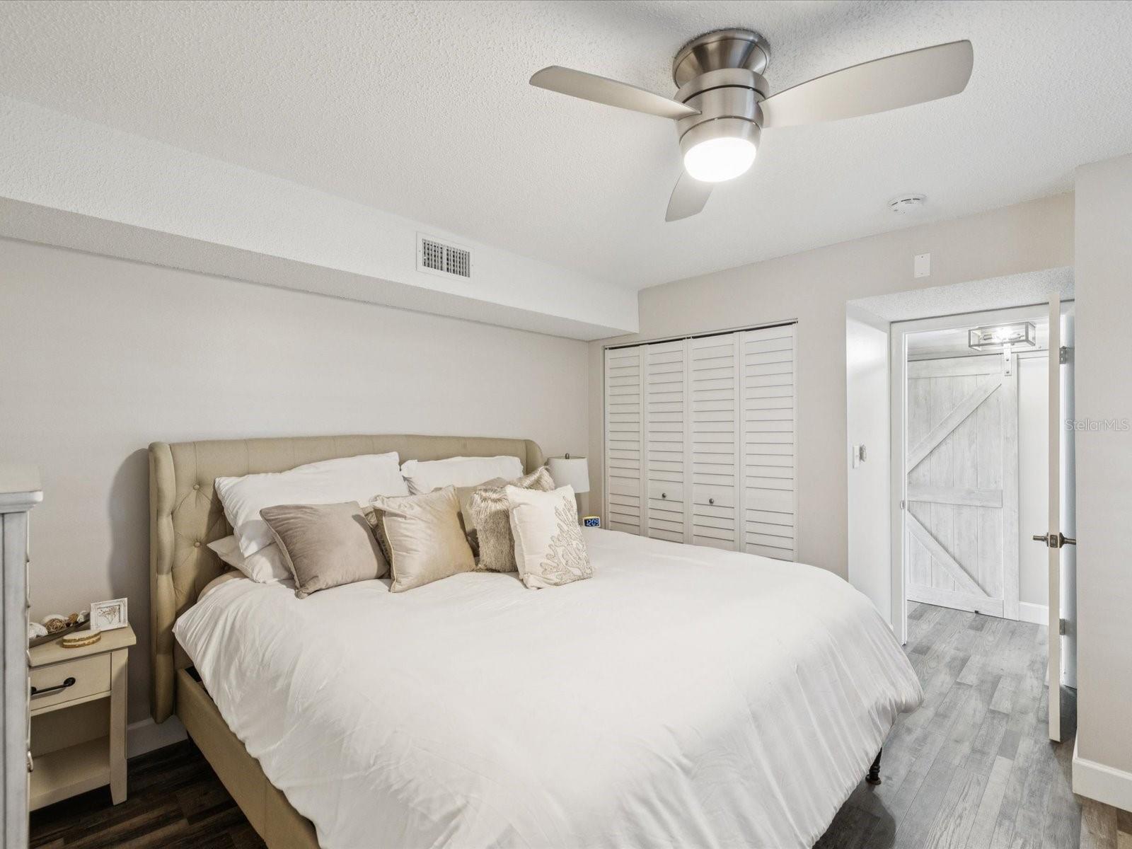 Image 14 of 45 For 4939 Floramar Terrace 808