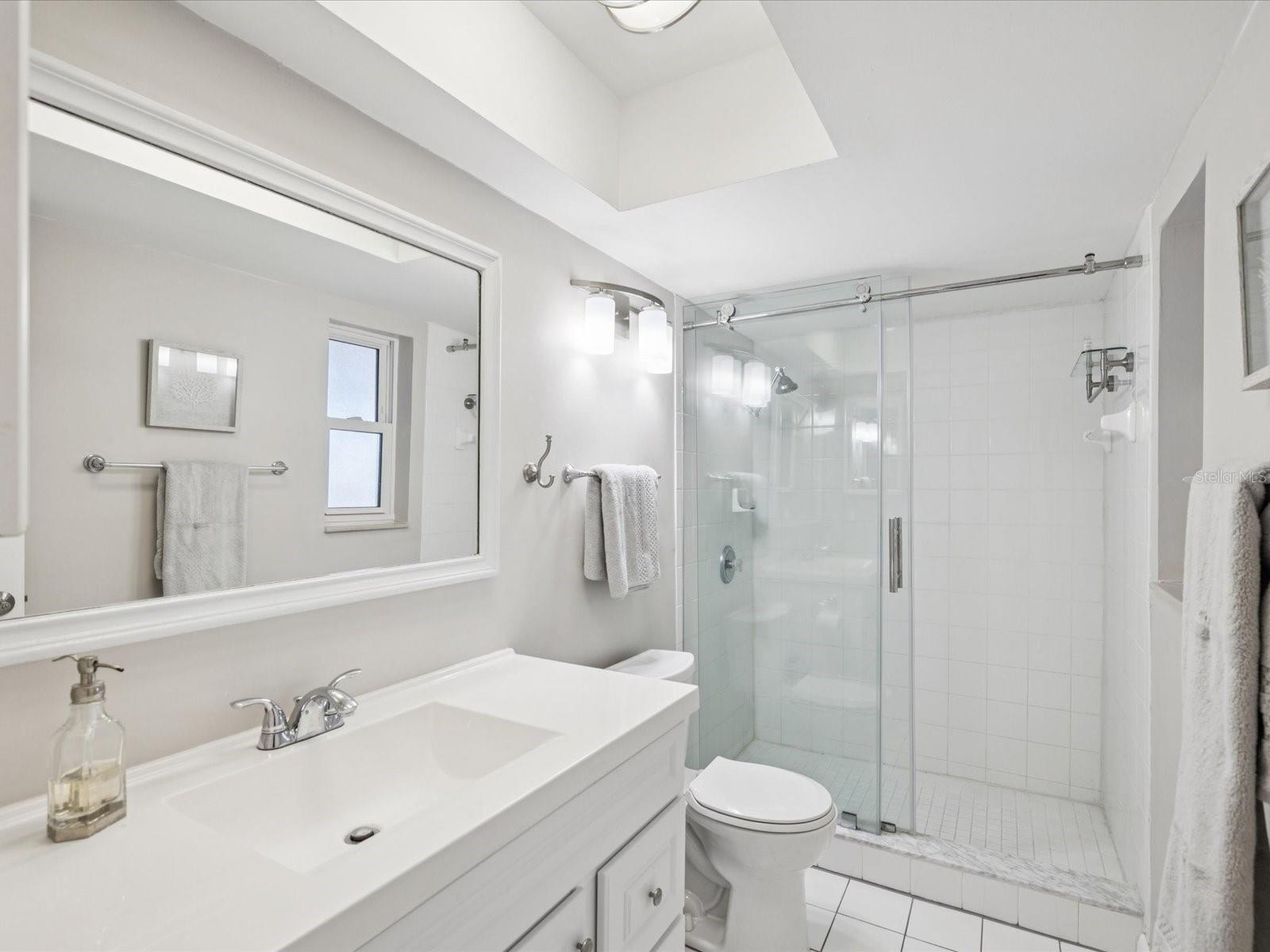 Image 17 of 45 For 4939 Floramar Terrace 808