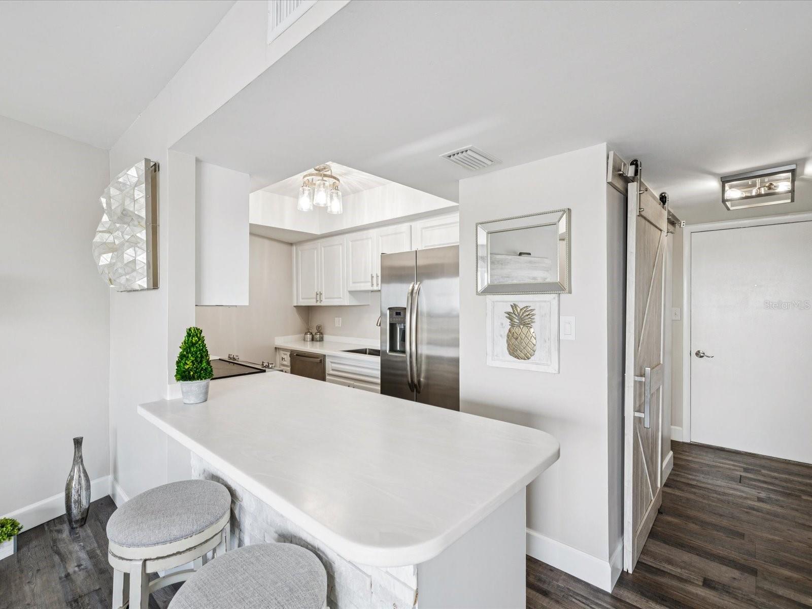 Image 8 of 45 For 4939 Floramar Terrace 808